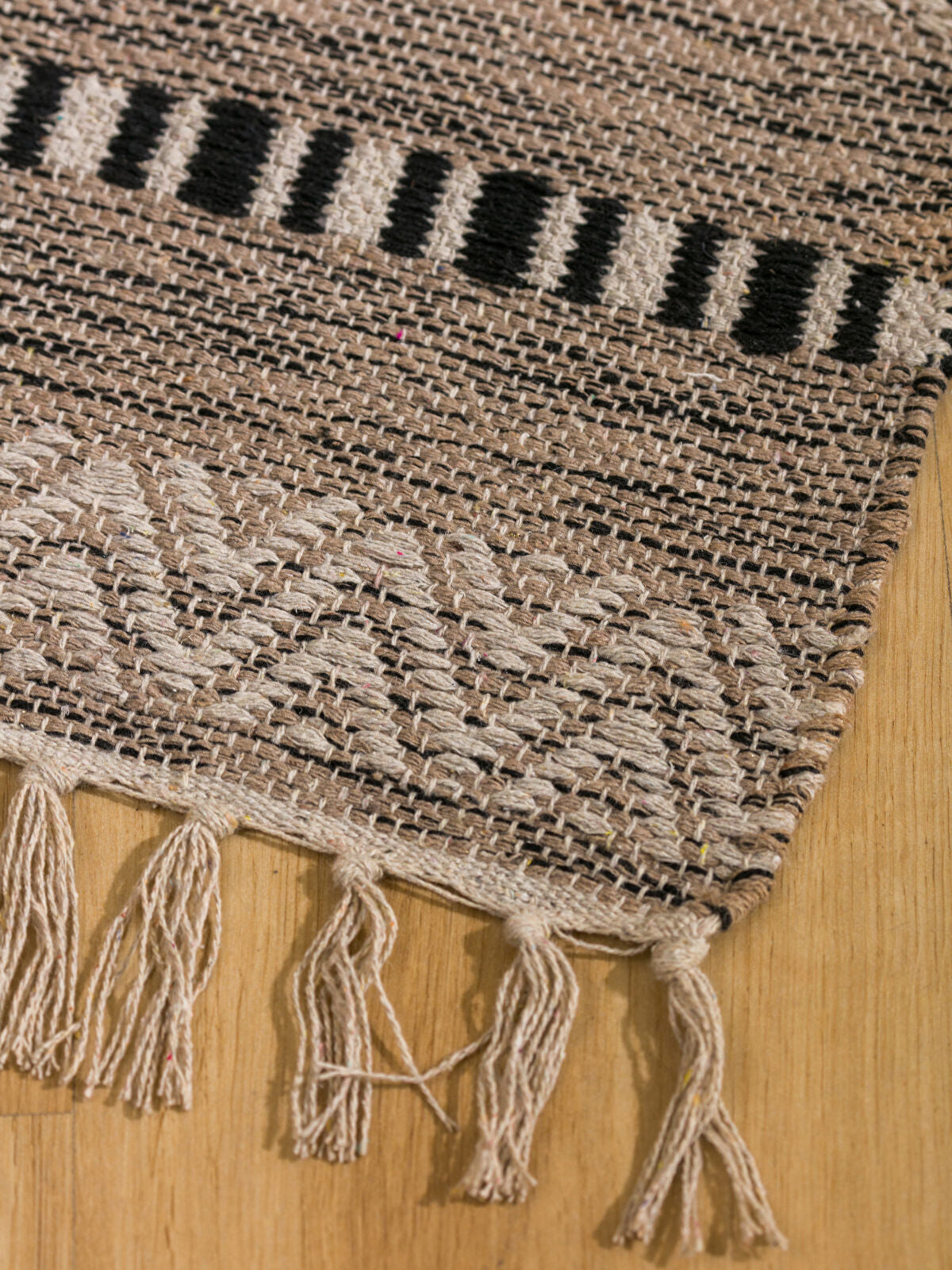 Patterned Rugs with Tassels, Size: 70x140 cm