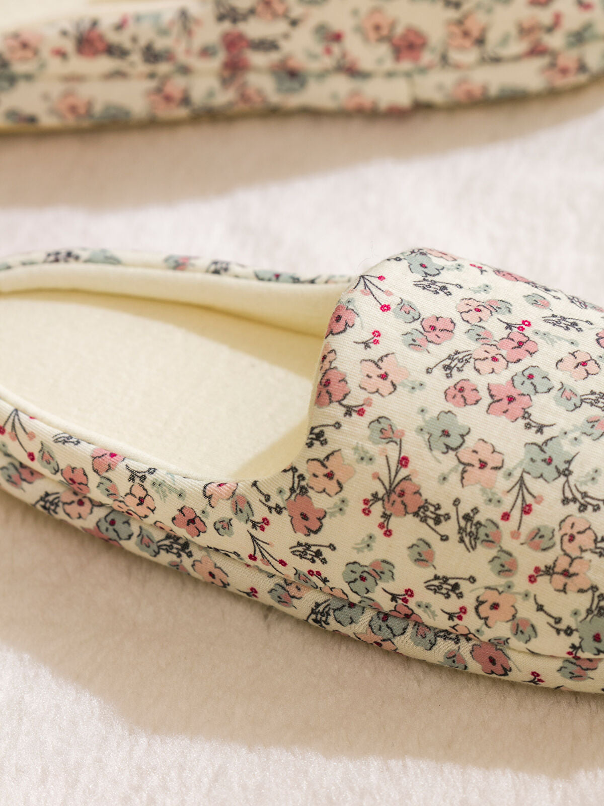 Flower Patterned Women's House Slippers
