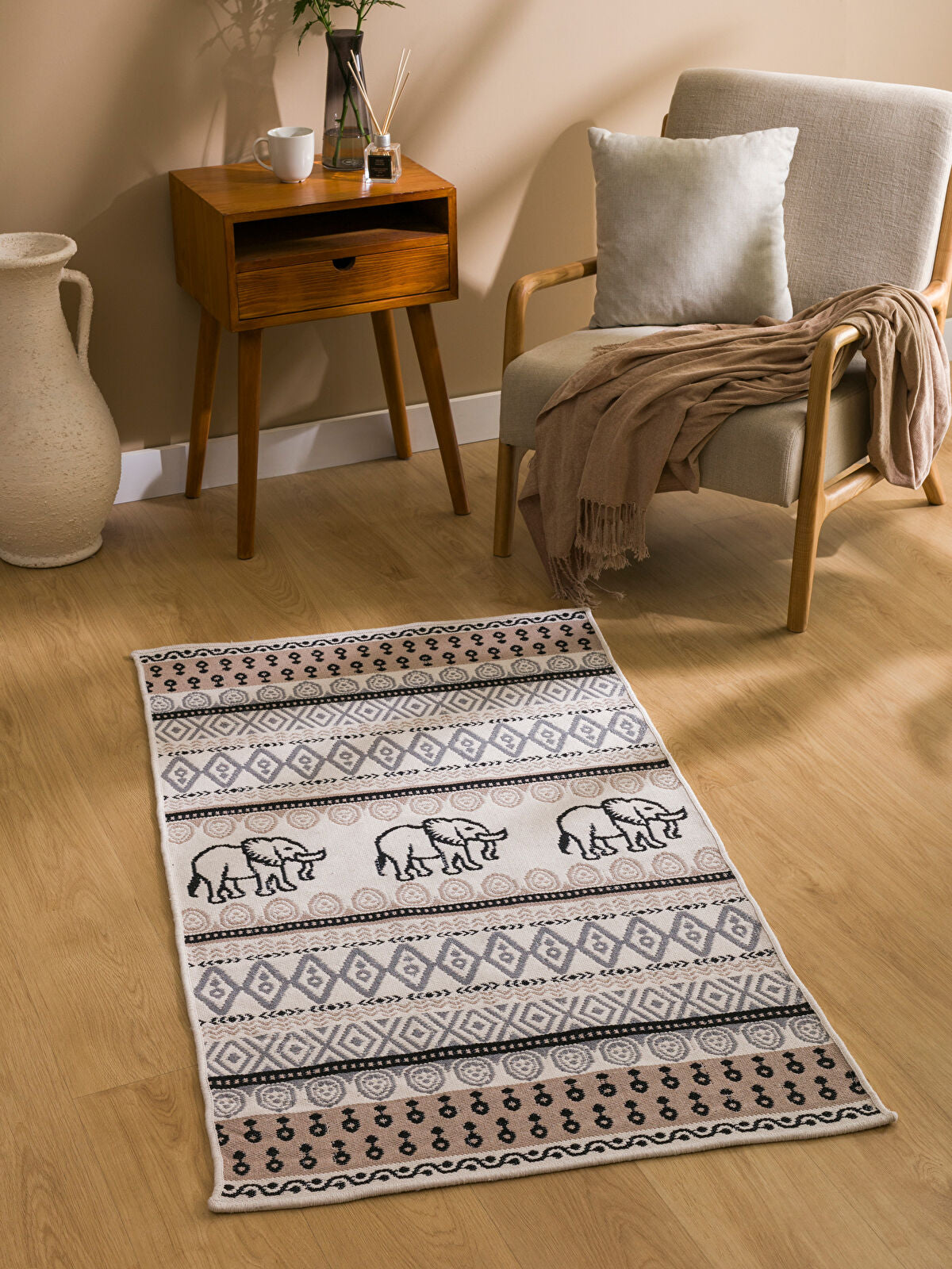 Ethnic Design Carpet 80x140 cm