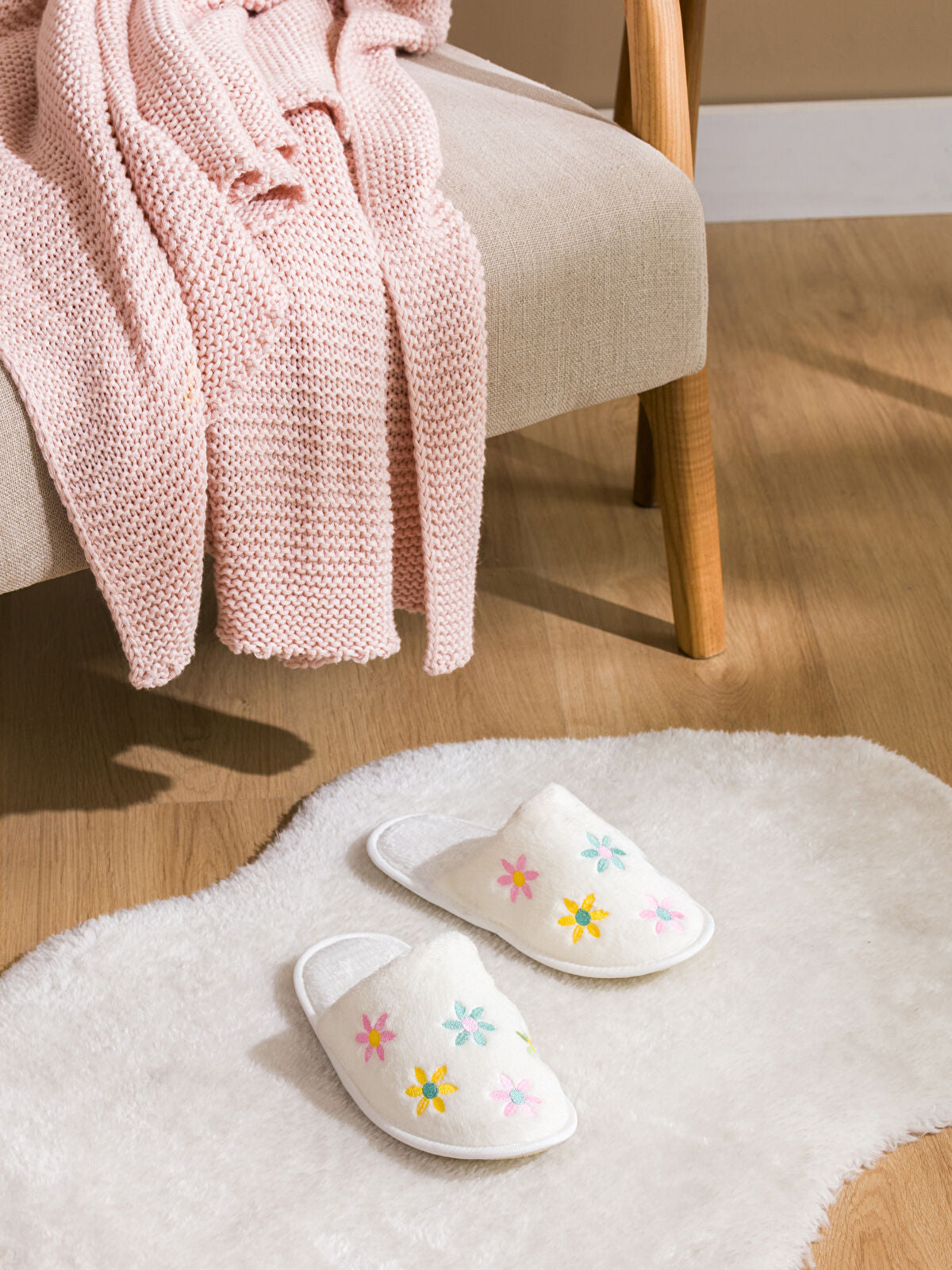 Flower Embroidery Women's Home Slipper