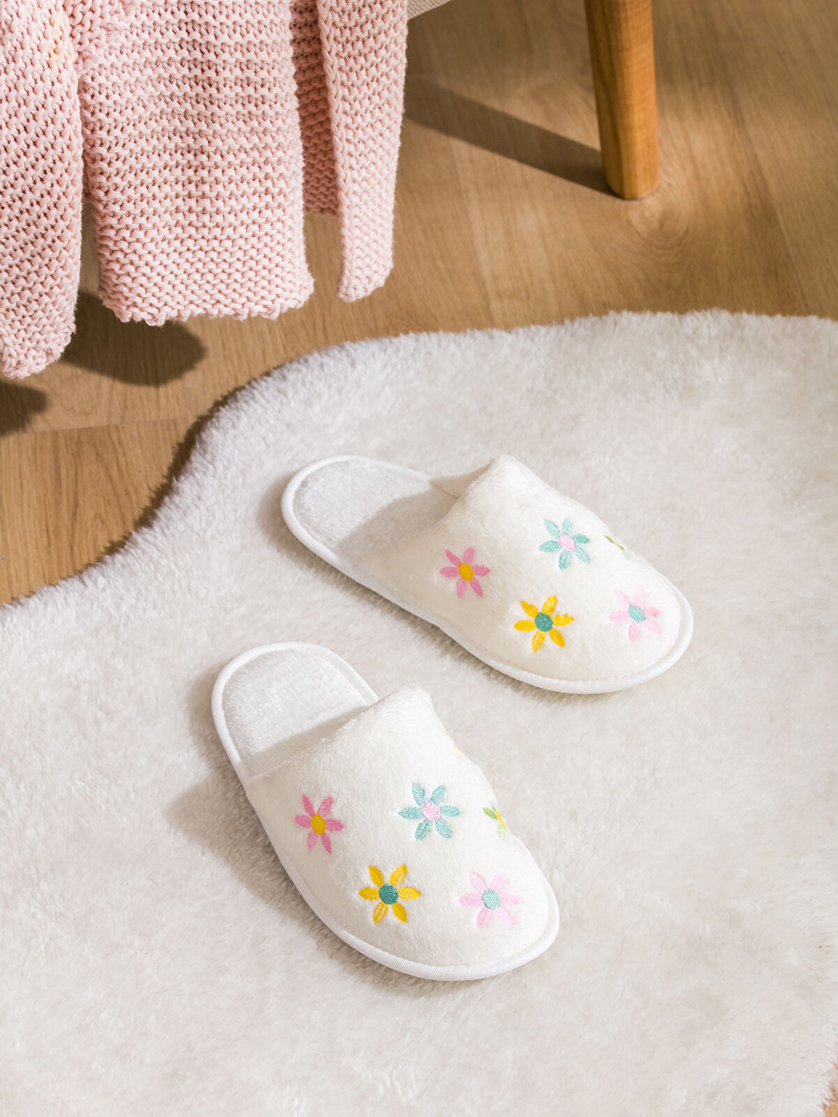 Flower Embroidery Women's Home Slipper