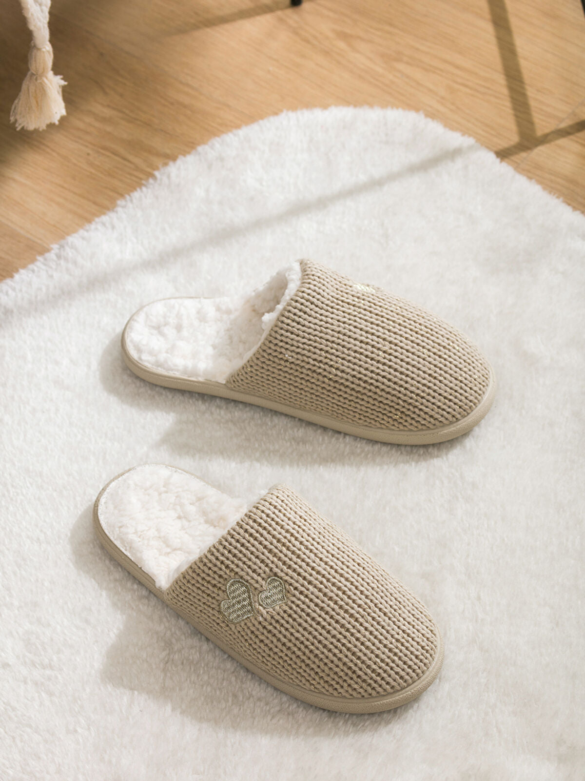 Heart Embellished Women's Home Slipper