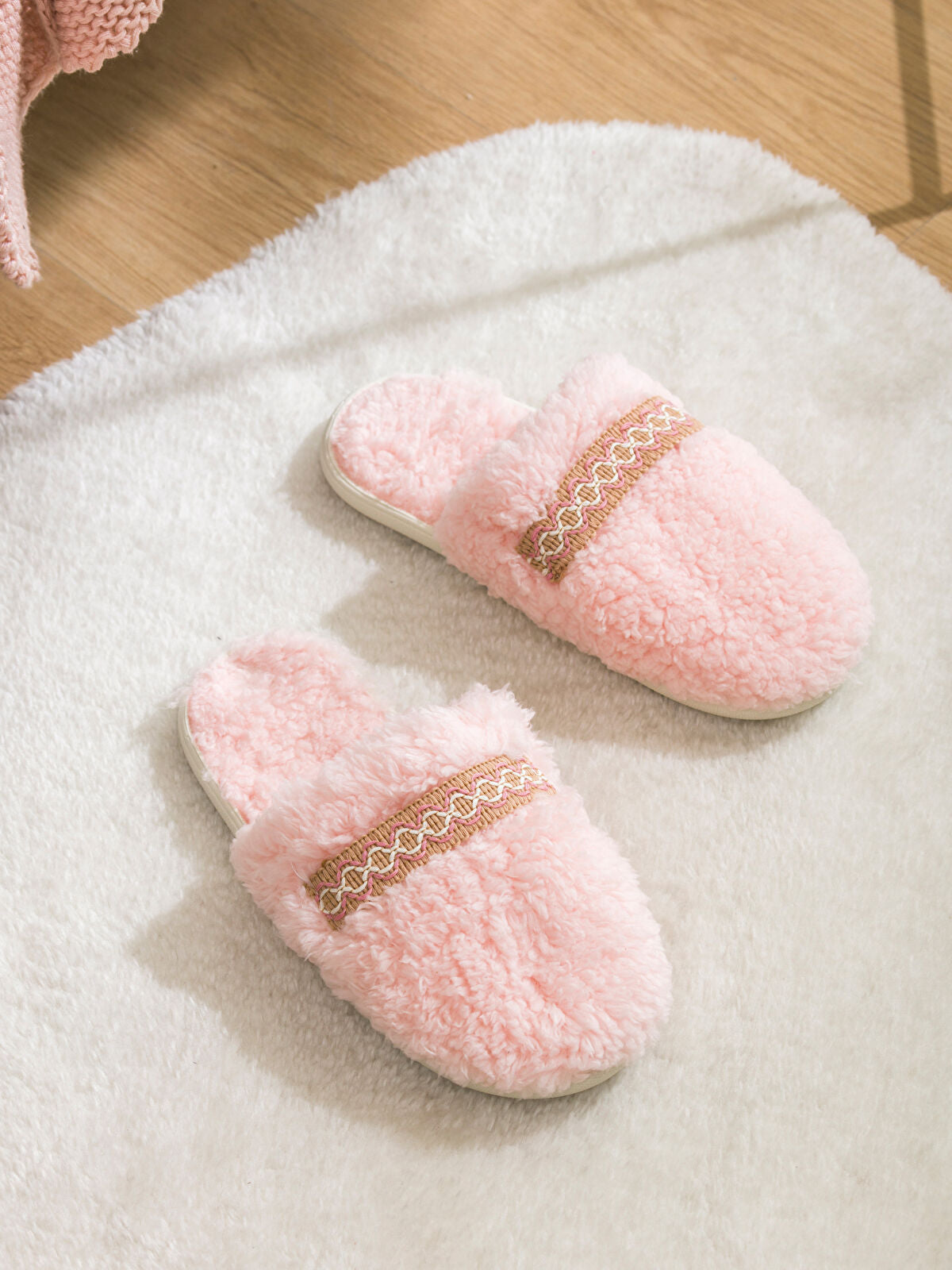 Embellished Women's House Slipper