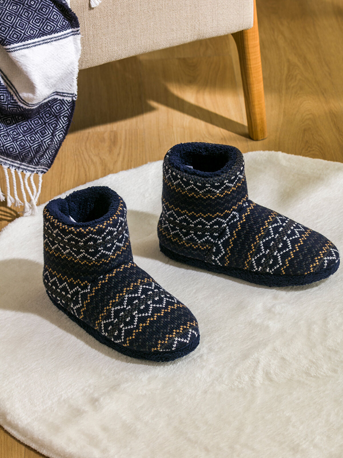 Buckle Men's Home Slipper