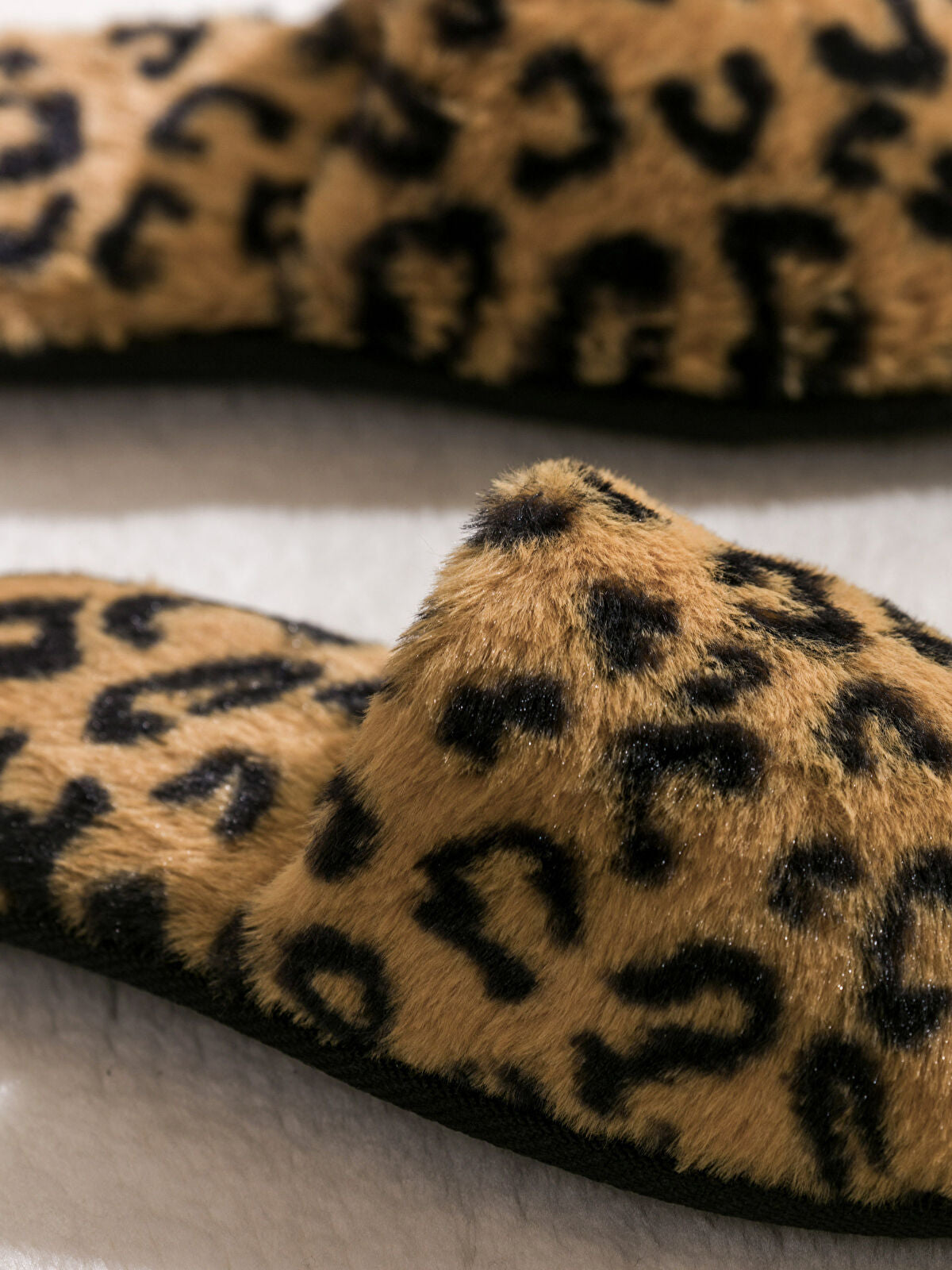 Women's Leopard Print Plush Home Slippers