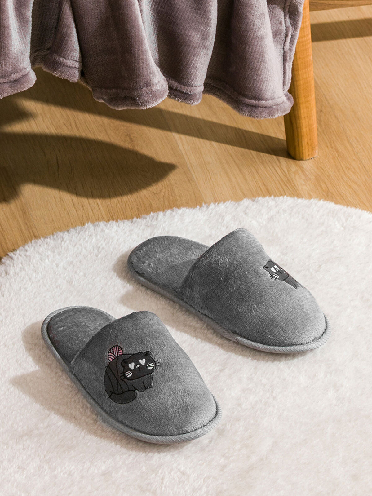 Cat Scratch Women's Home Slipper
