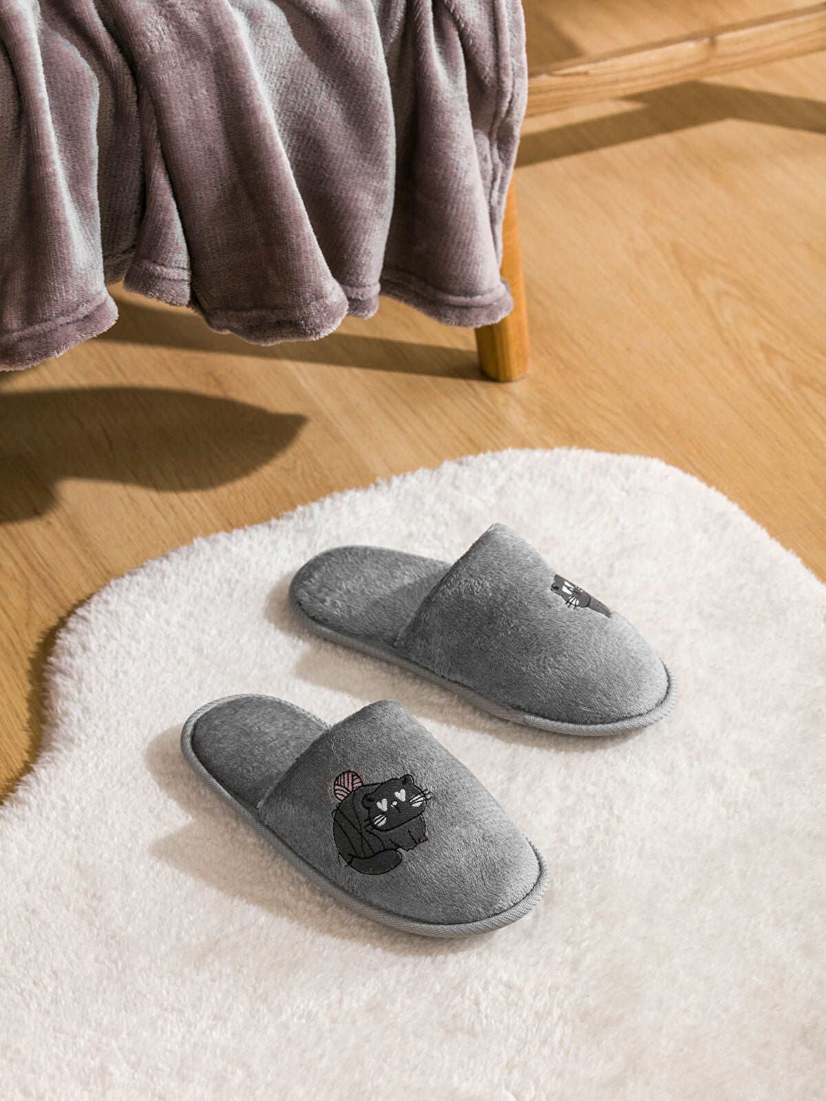 Cat Scratch Women's Home Slipper