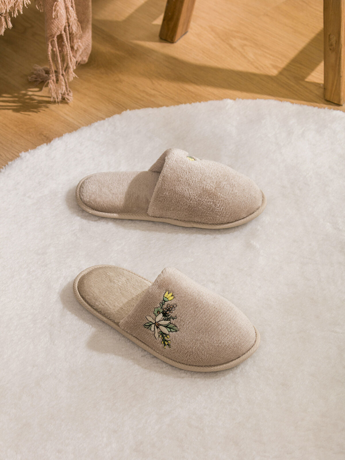 Flower Embroidery Women's Home Slipper