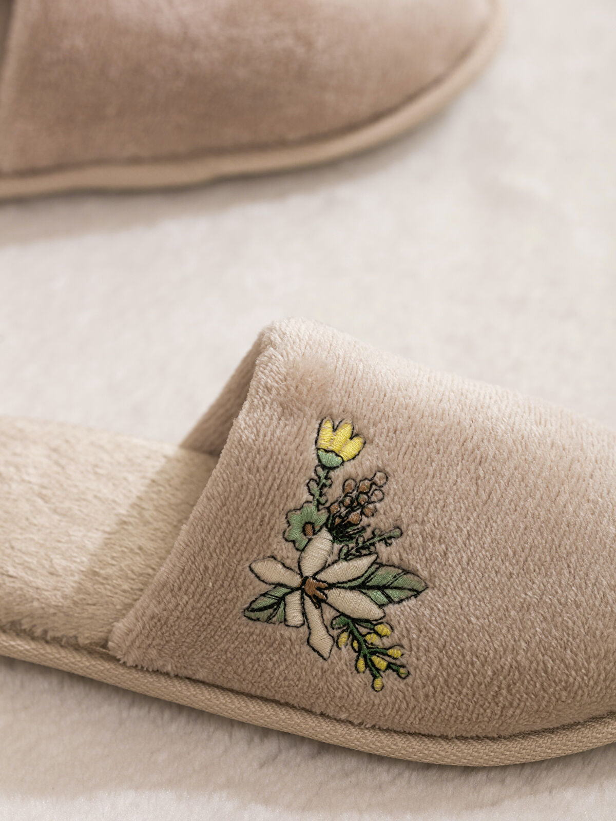 Flower Embroidery Women's Home Slipper