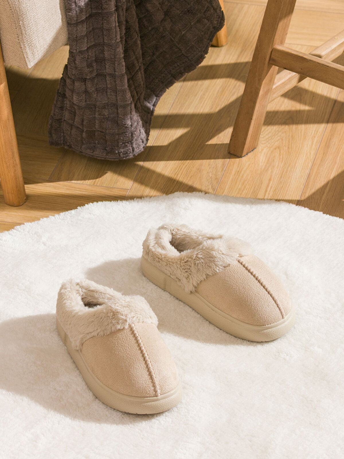 Smooth Appearance Women's Home Slippers