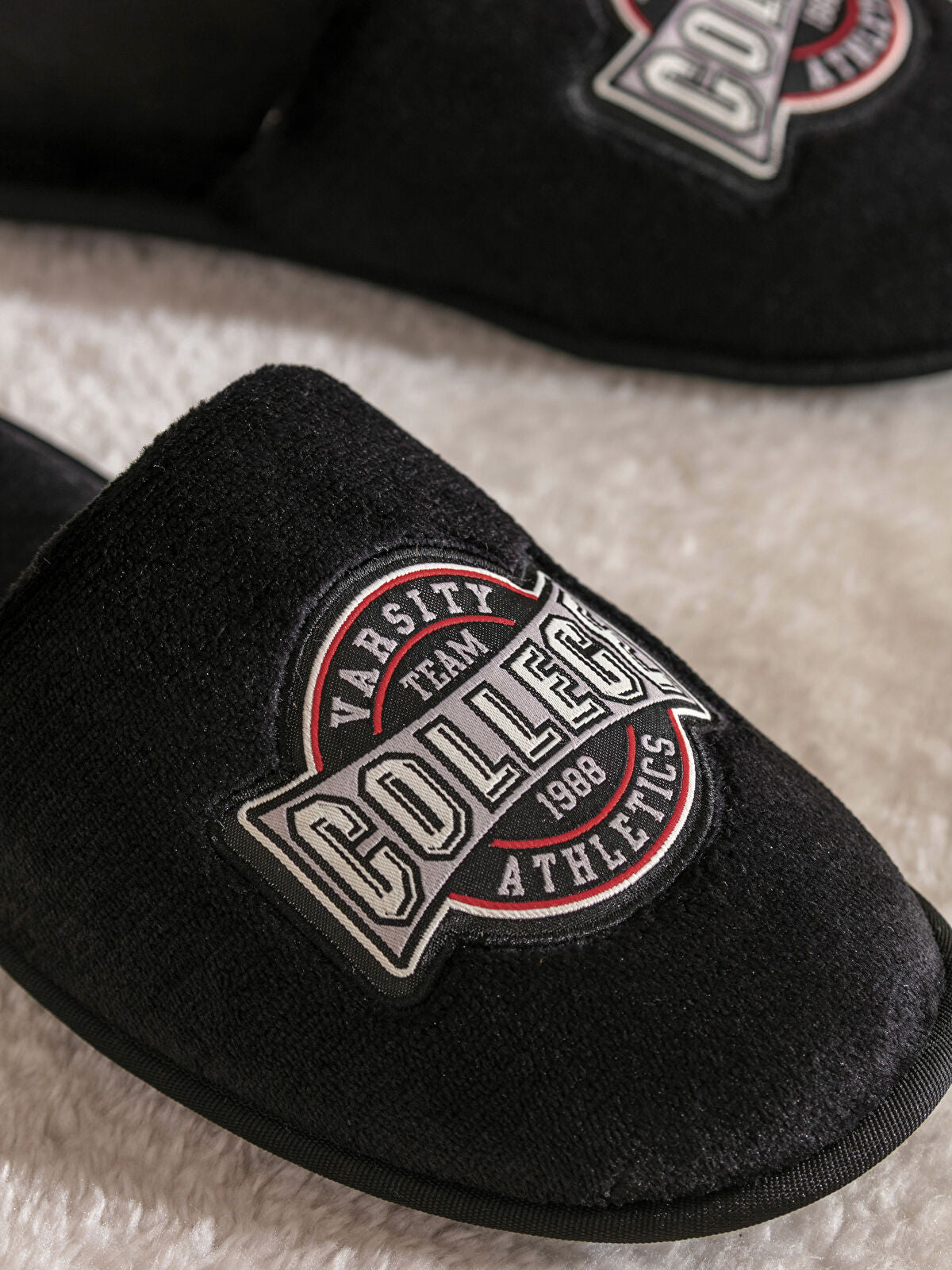 Nail-Studded Men's House Slipper