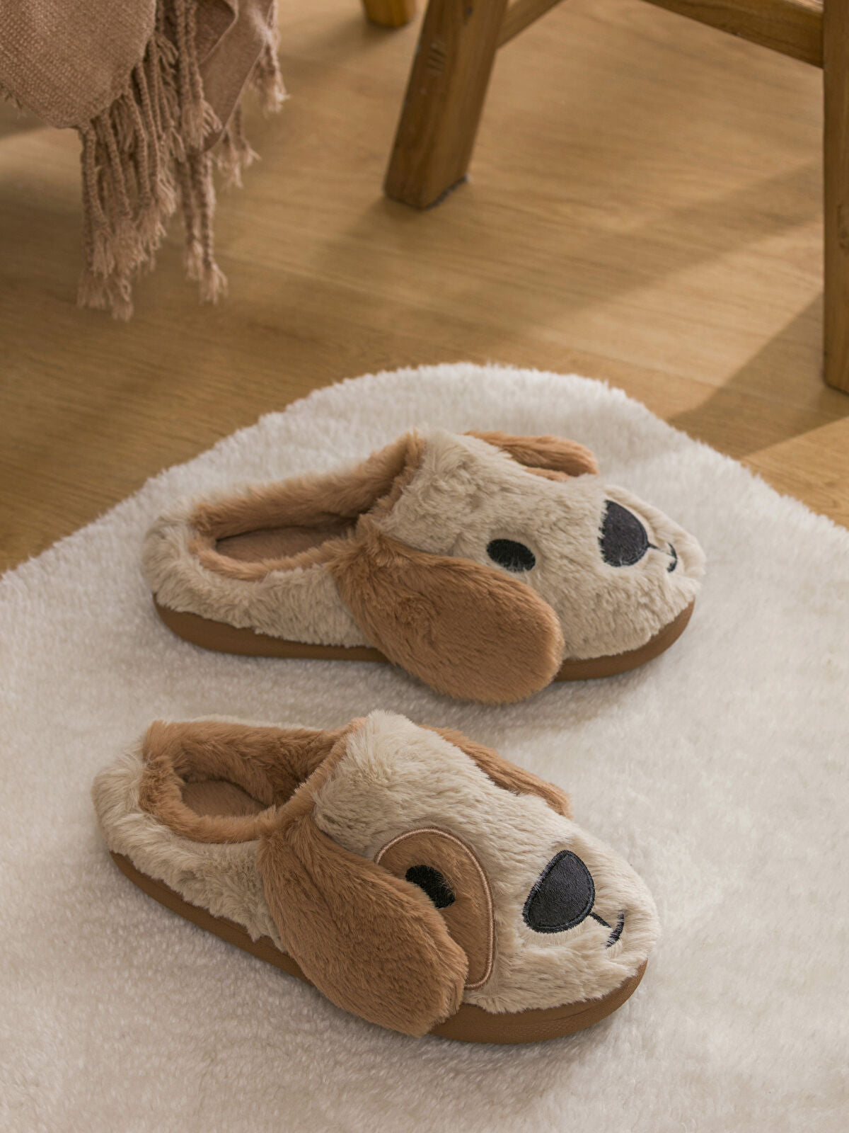 Dog Figurine Fleece Women's Home Slipper