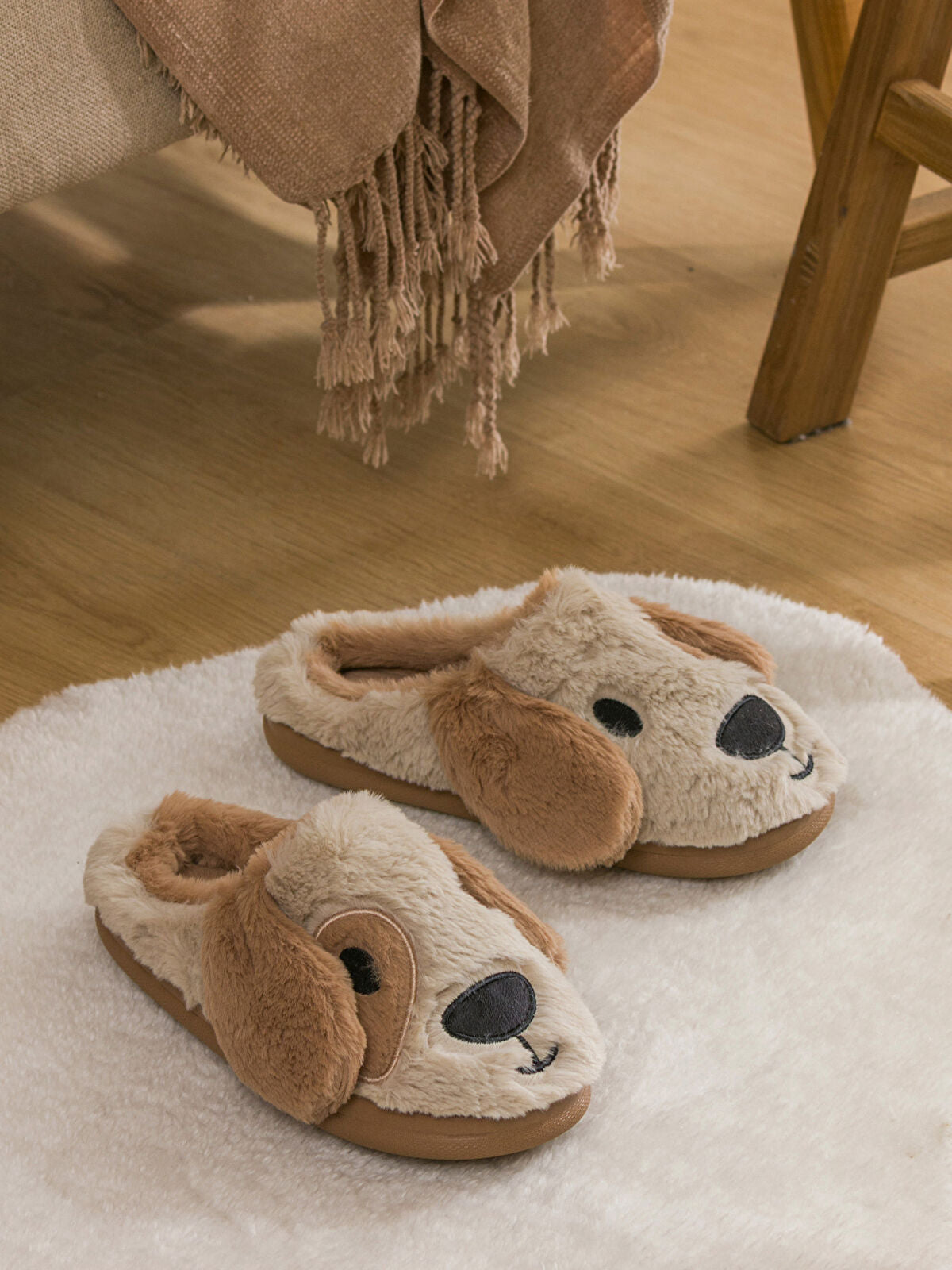 Dog Figurine Fleece Women's Home Slipper