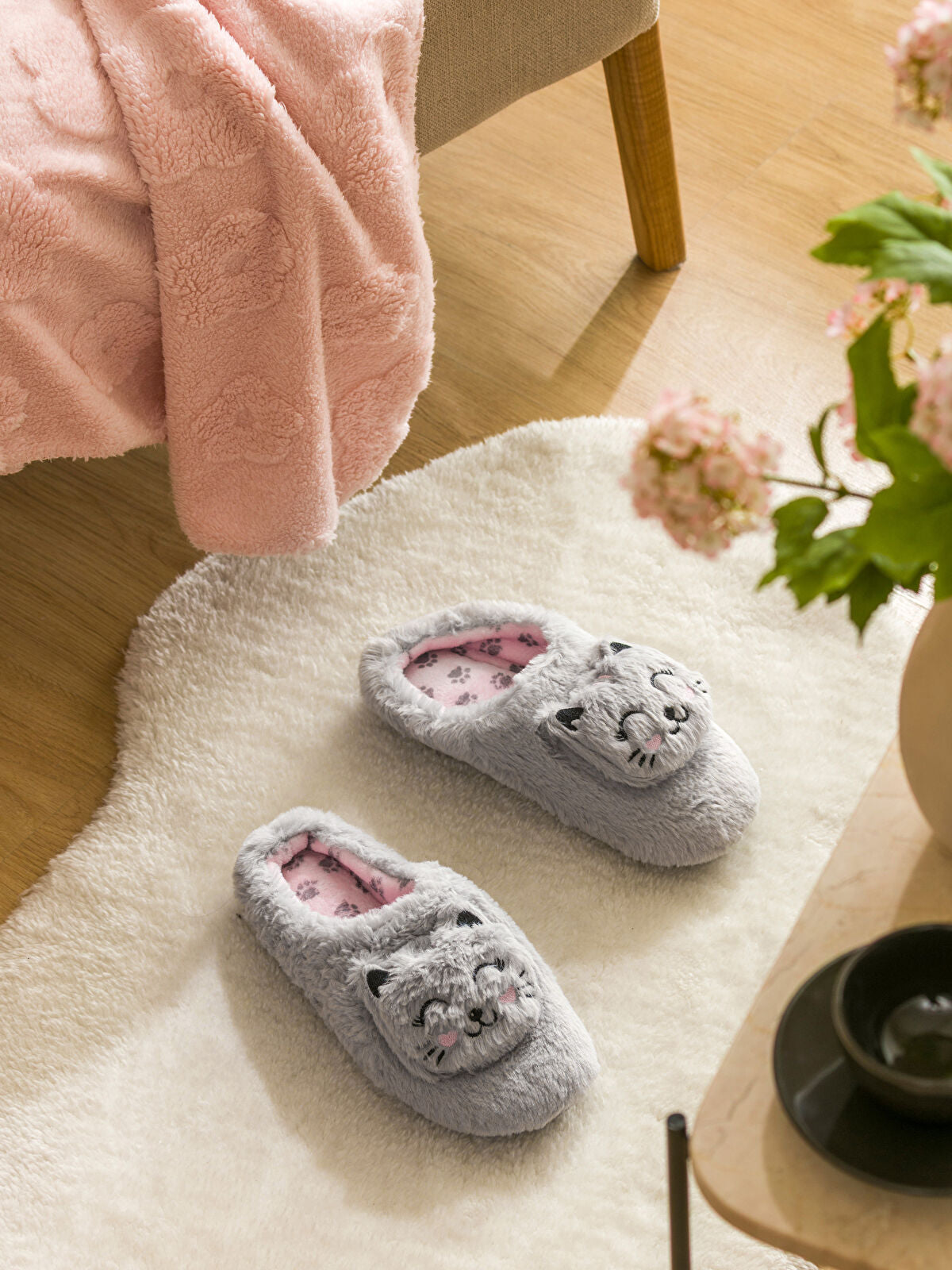 Cat Scratch Women's Home Slipper