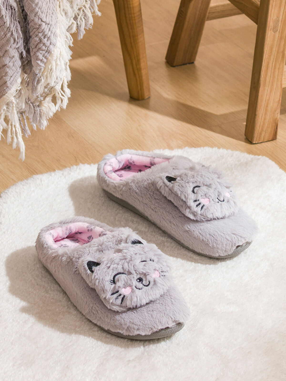 Cat Scratch Women's Home Slipper