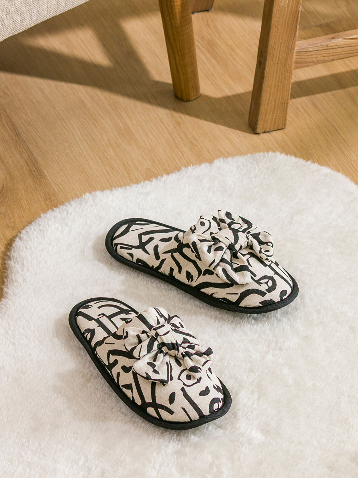 Fiyonk Detailed Women's Home Slipper