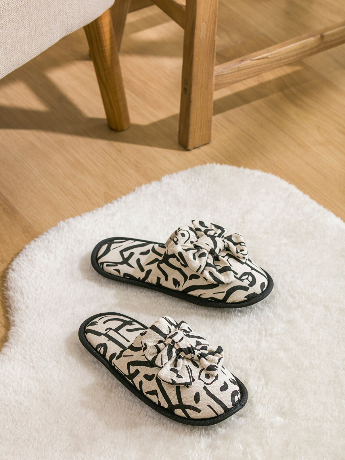 Fiyonk Detailed Women's Home Slipper
