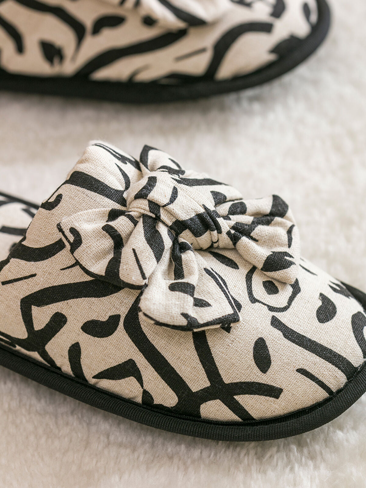 Fiyonk Detailed Women's Home Slipper