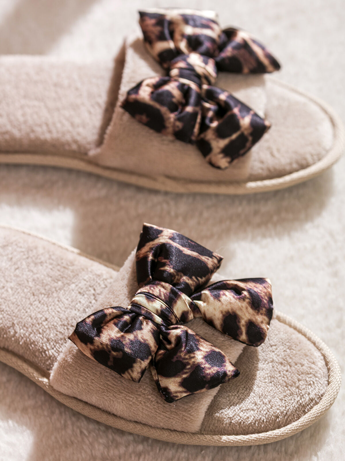Fiyonk Detailed Women's Home Slipper