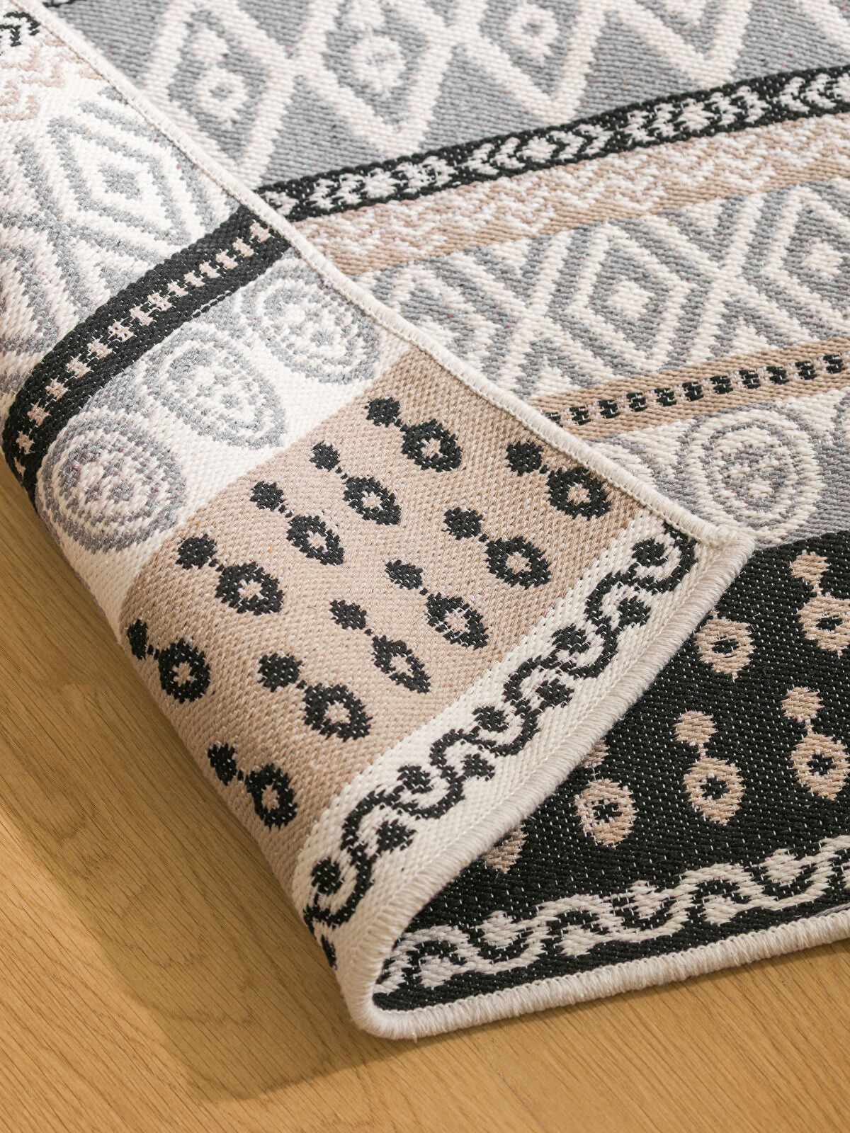 Patterned Double-Sided Rug 80x140 cm