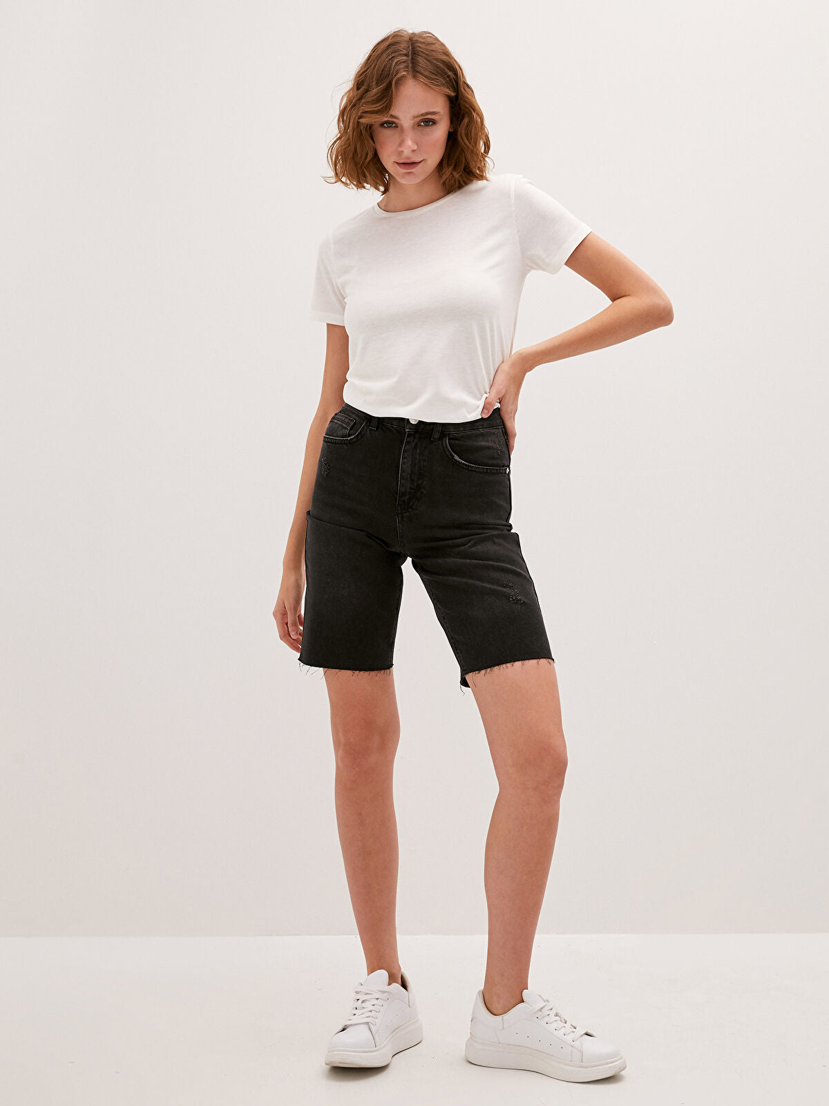 Women's Detailed Torn Design Denim Bermuda Rodeo Jeans Short