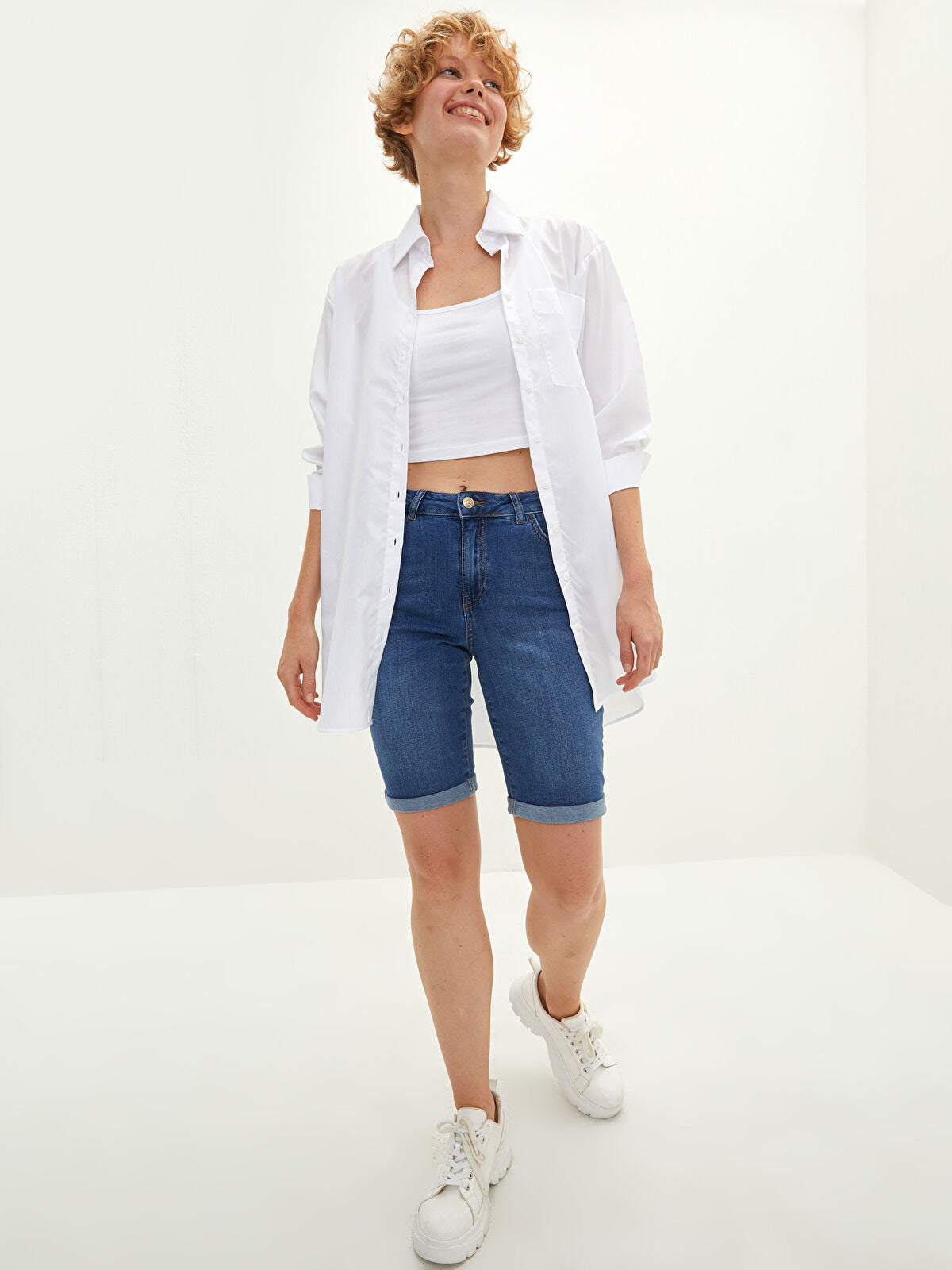 High Waist Pocket Detailed Women Rodeo Jean Short