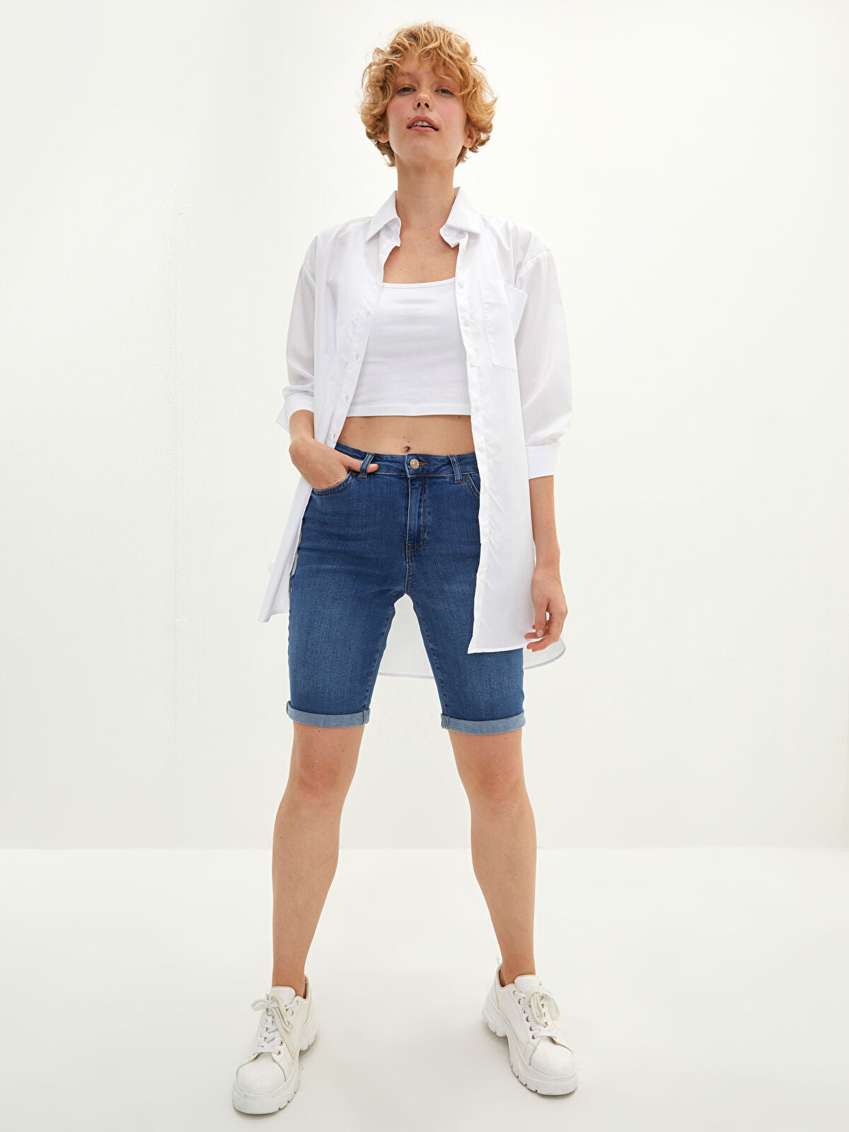 High Waist Pocket Detailed Women Rodeo Jean Short
