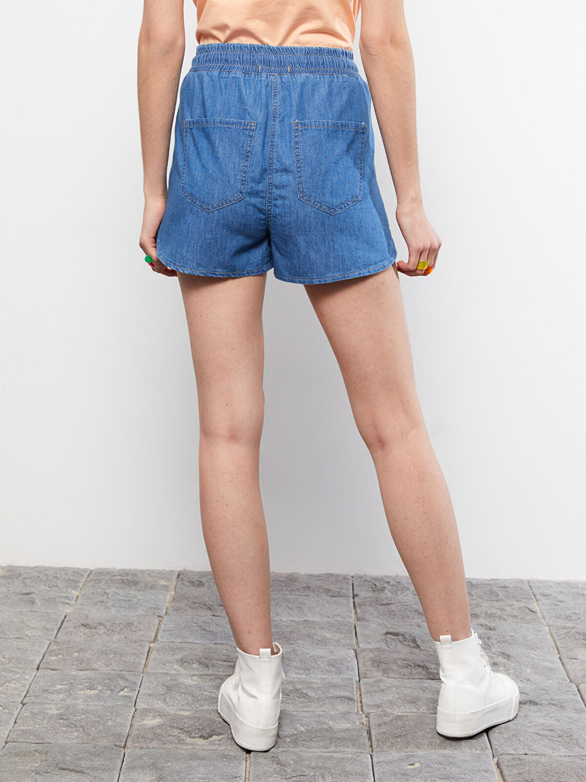 Elastic Waist Standard Fit Detailed Women's Rodeo Jeans Short