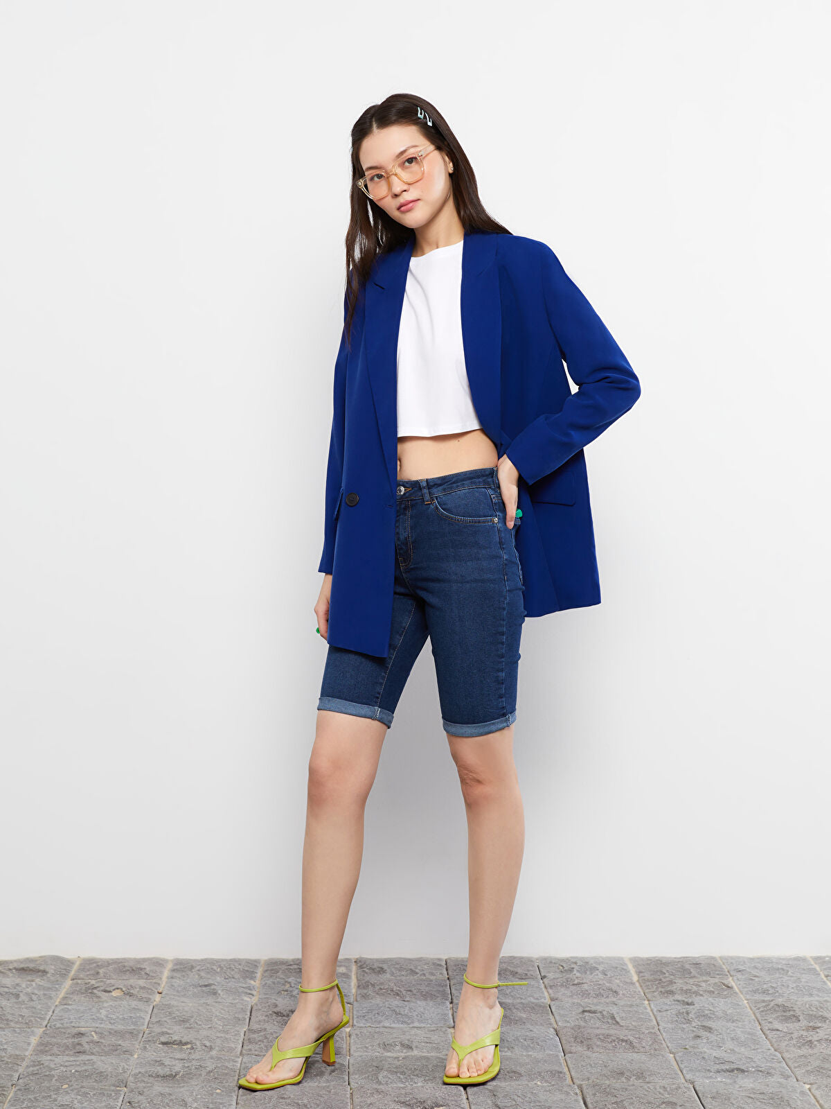 Standard Belt Slim Fit Straight Pouch Women's Rodeo Jeans Shorts