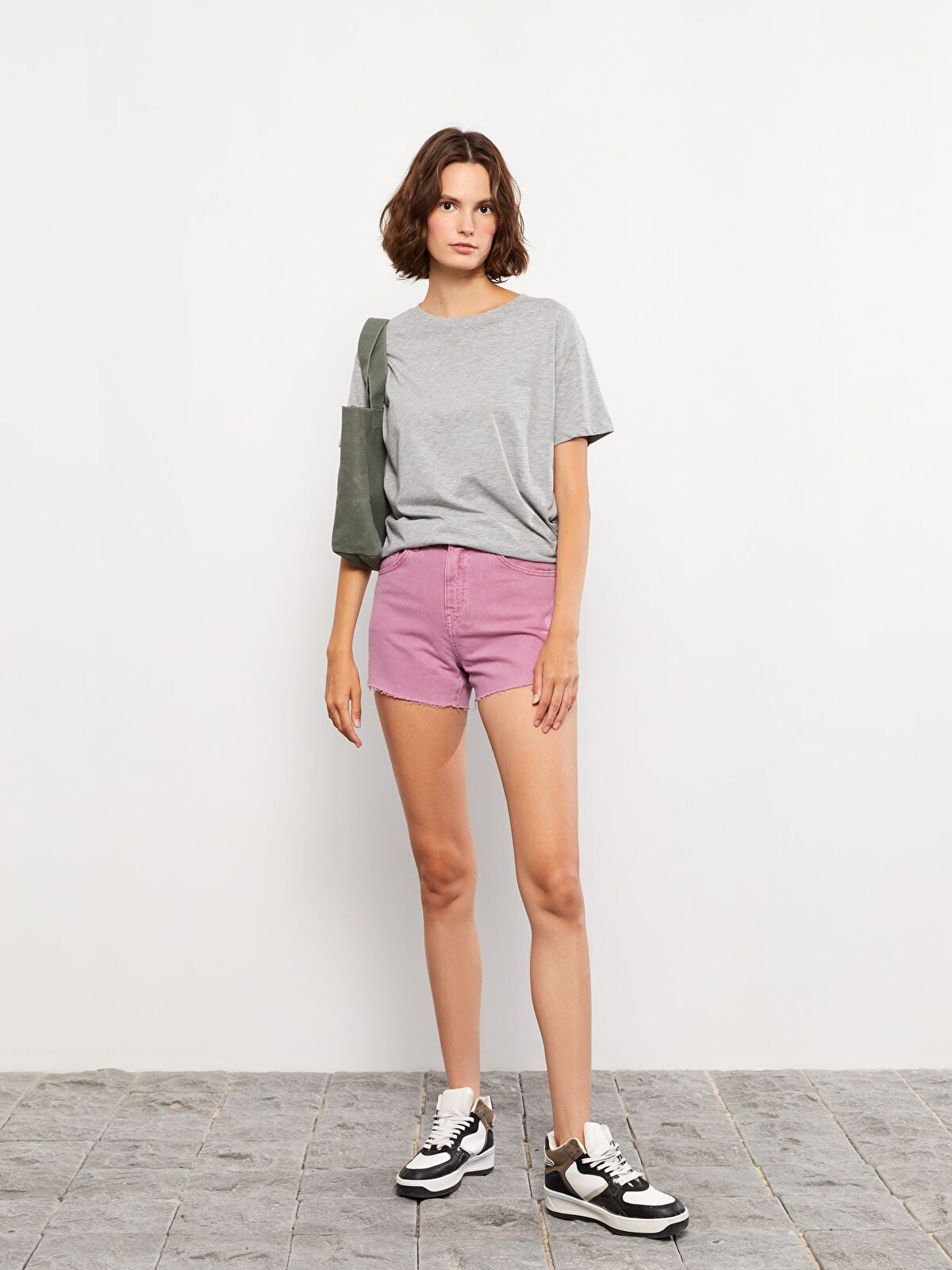Women's Mom Fit Straight Jean Shorts