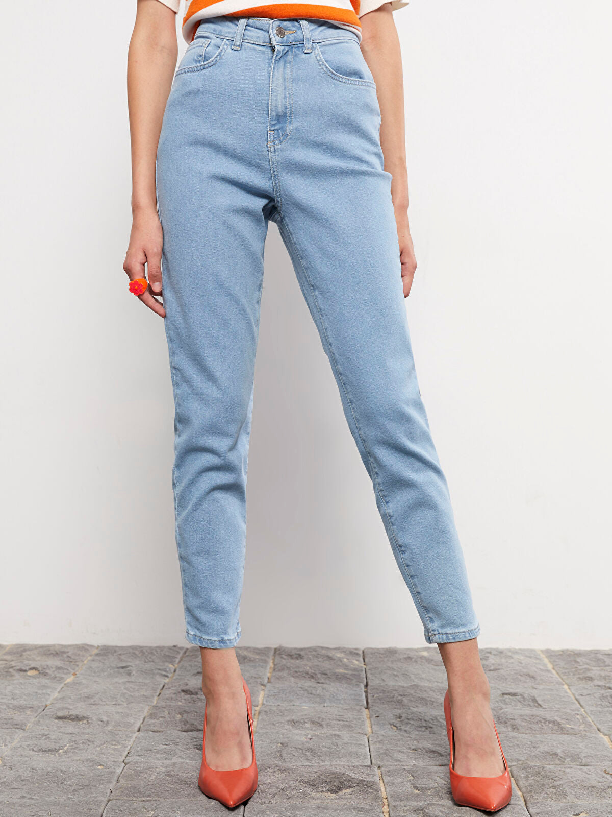 Women's Slim Fit Straight Jeans Pants