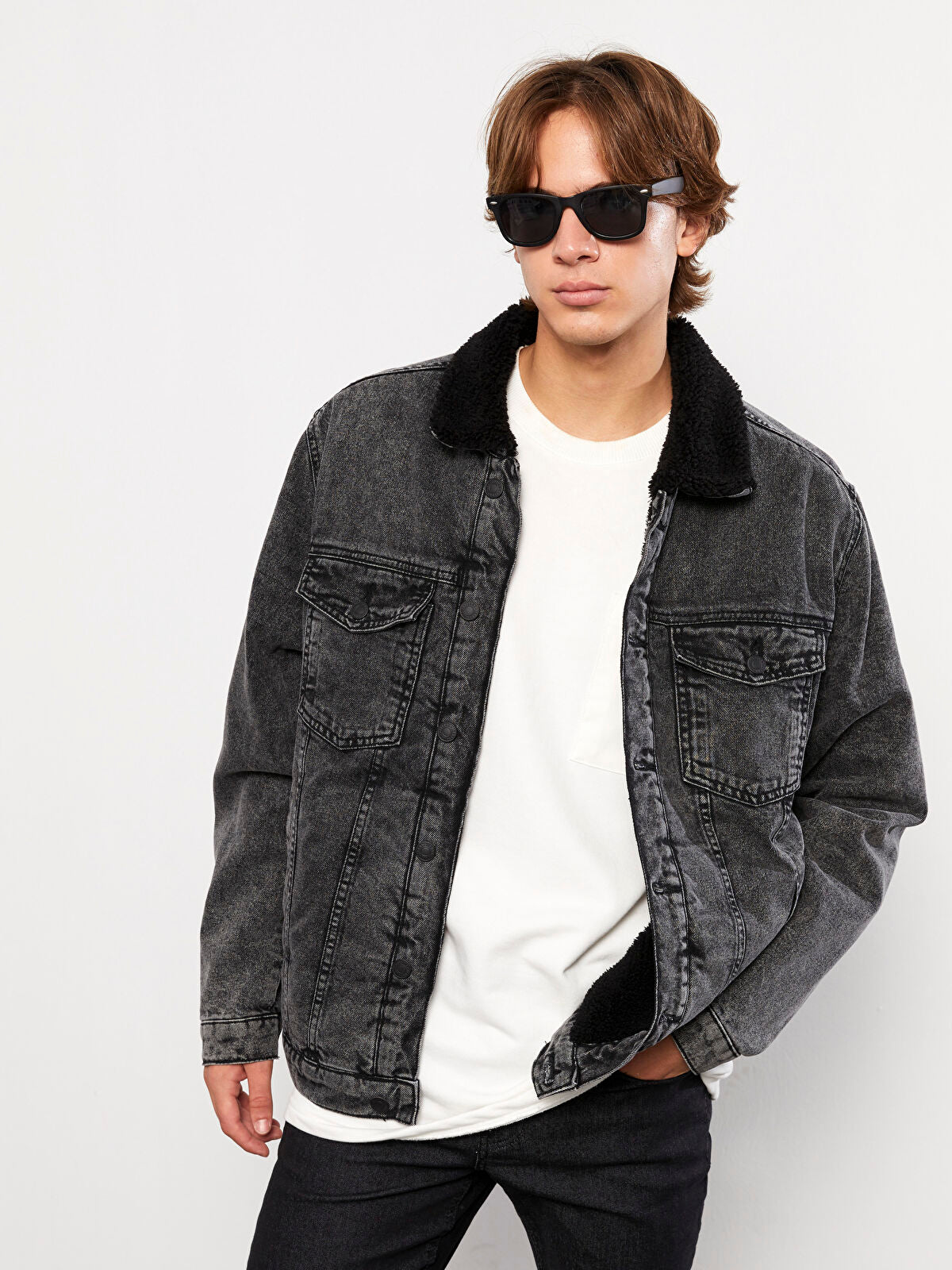 Comfortable Fit Collared Men's Jean Jacket