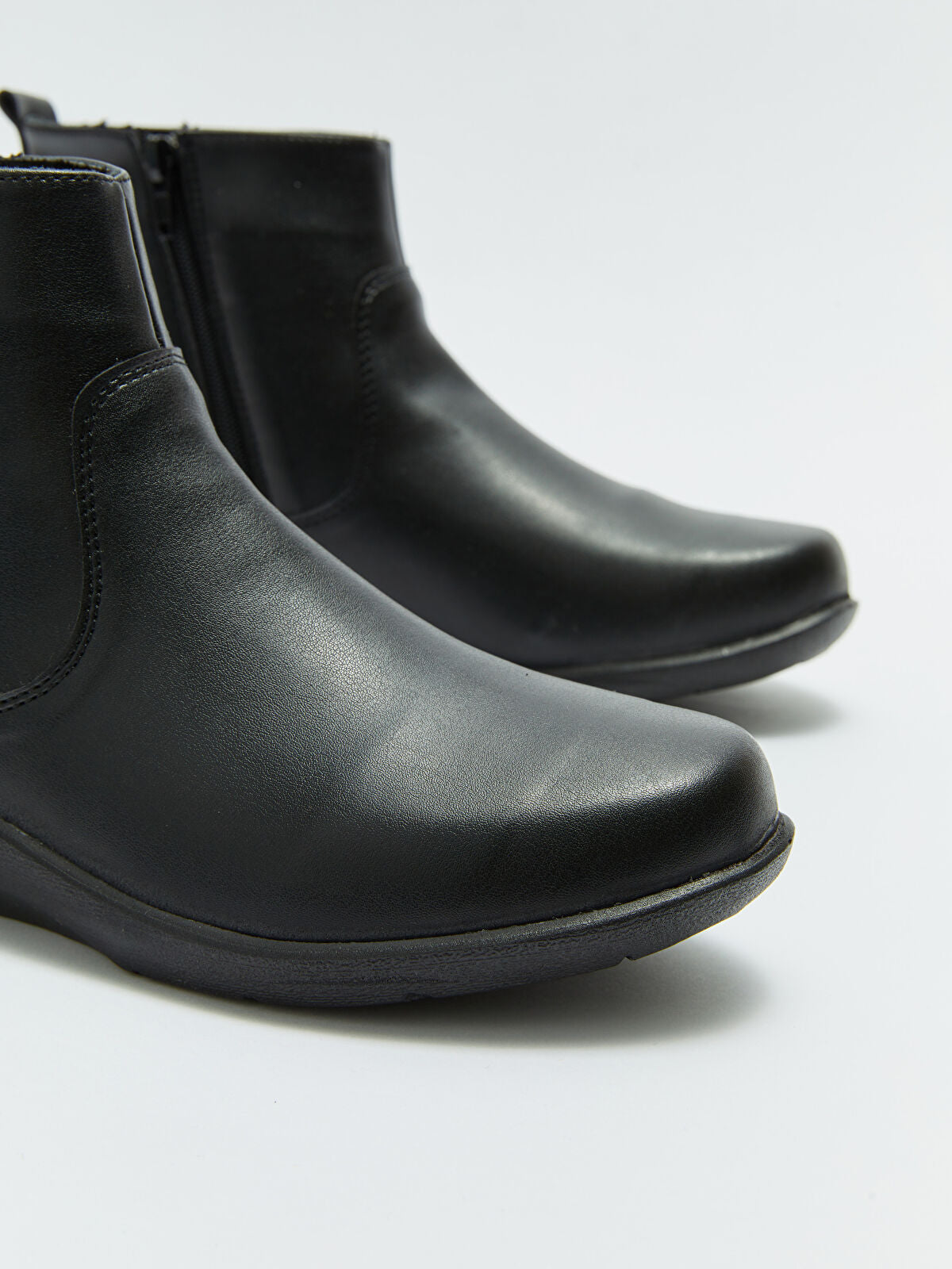 Buckle and Strap Adjustable Teenage Boy Shoe