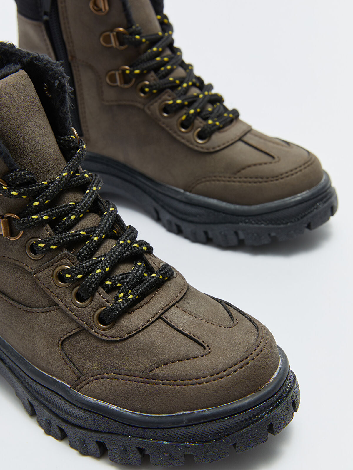 Buckle and Strap Adjustable Teenage Boy Shoe