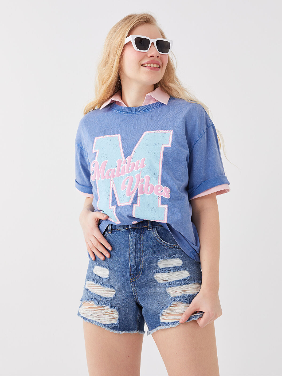 Standard Fit Ripped Detailed Women's Jeans Shorts