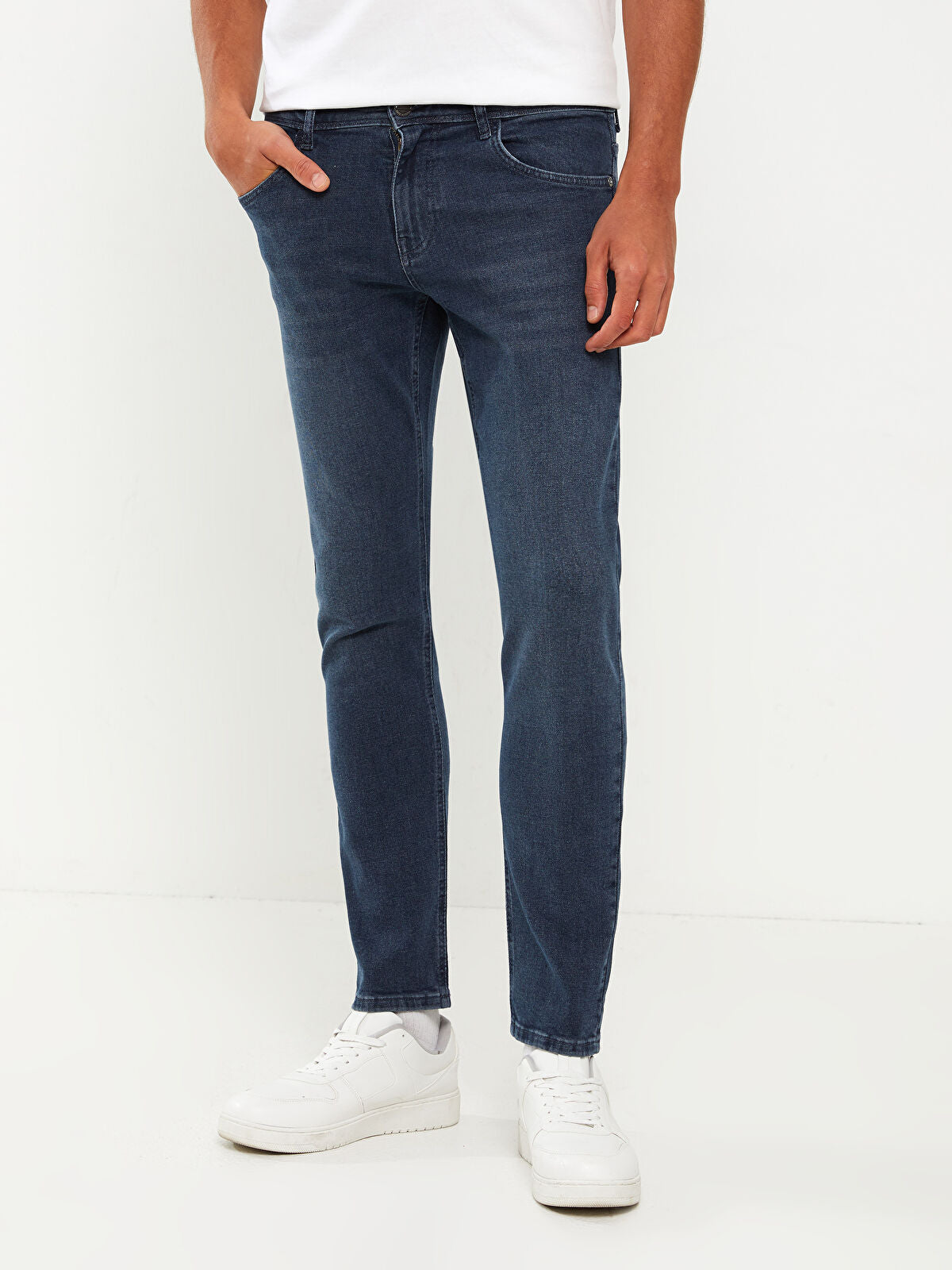 750 Slim Fit Men's Woven Jean Pantalon
