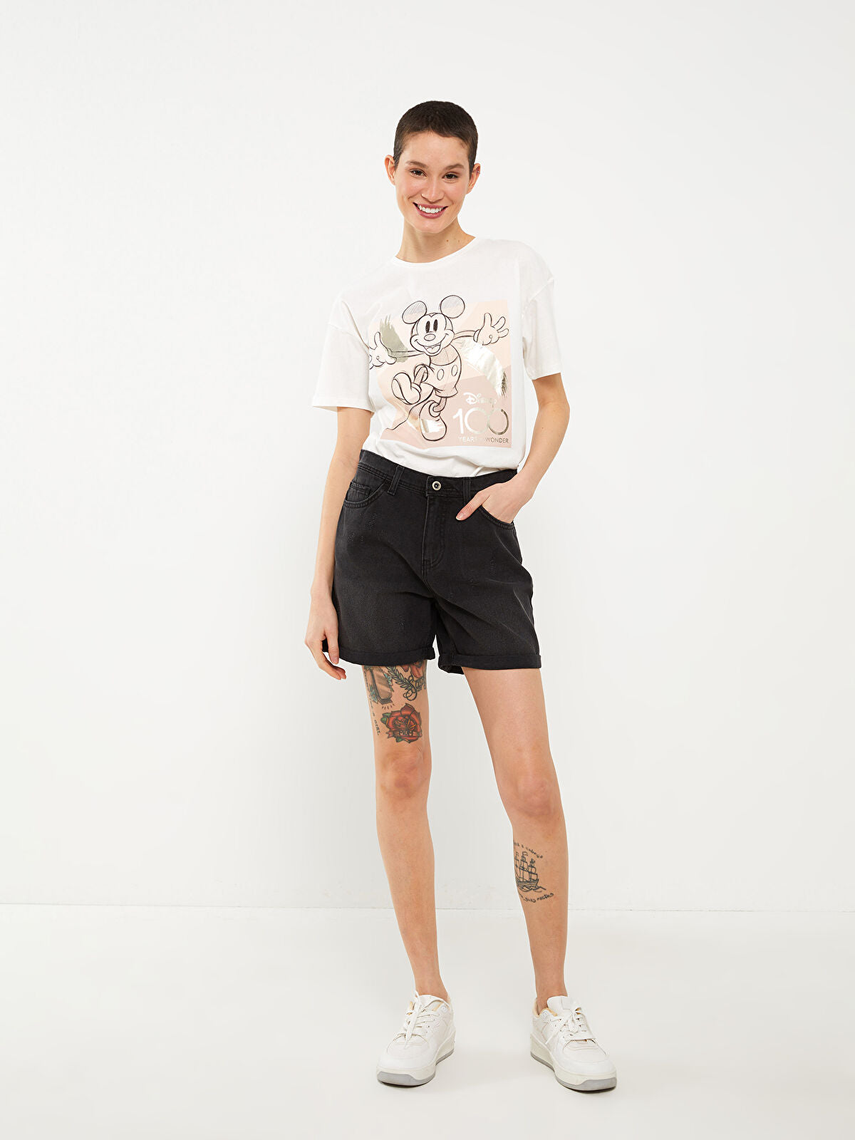 Normal Waist Standard Fit Women's Jeans Shorts