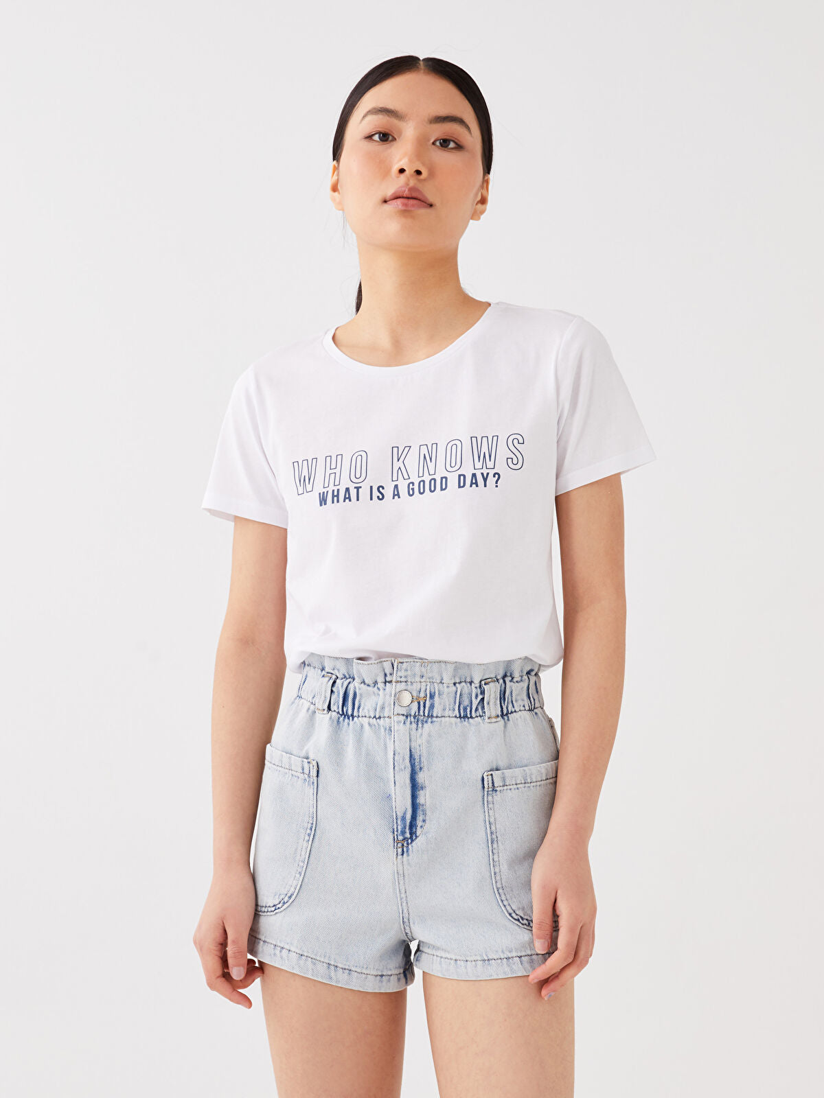 Elastic Waist Bermuda Fit Women’s Jean Shorts
