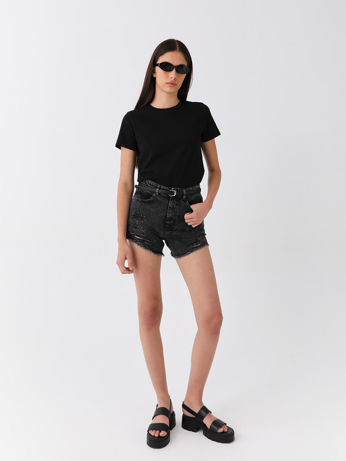 Standard Fit Ripped Detailed Women's Jeans Shorts