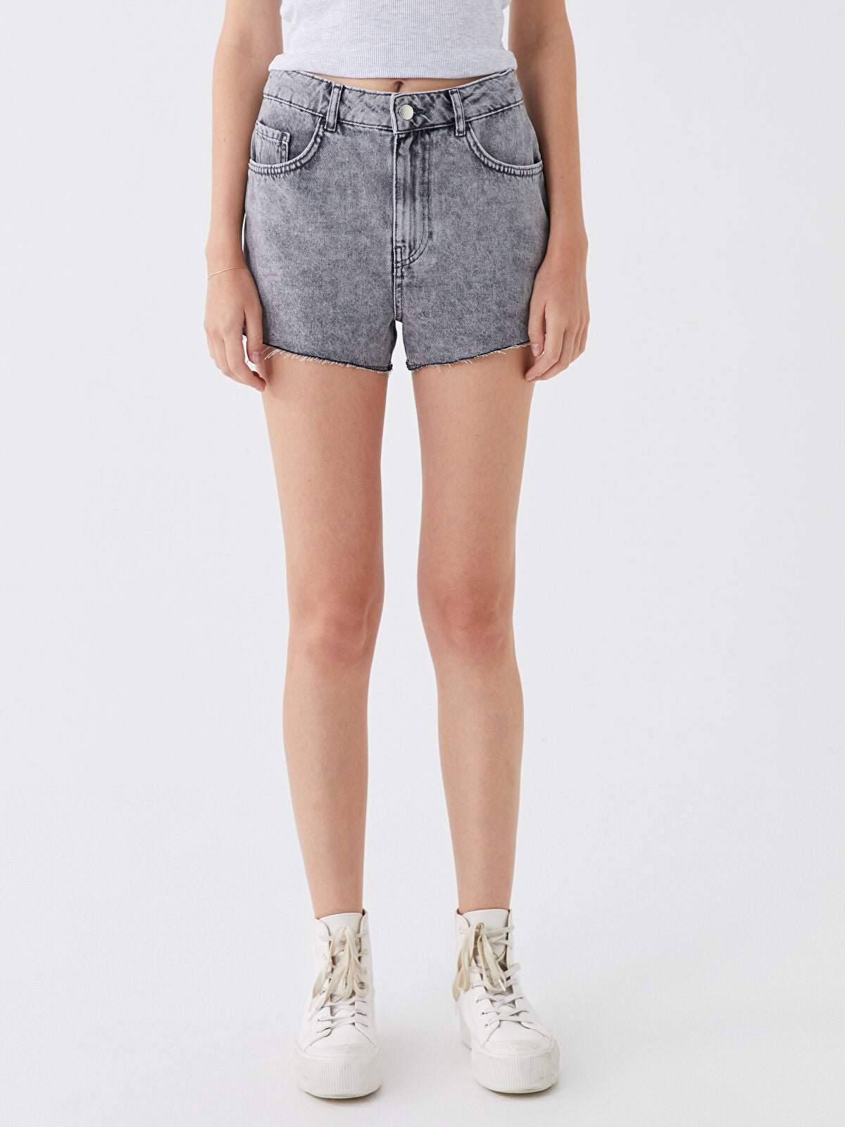 Women's Mom Fit Straight Jean Shorts
