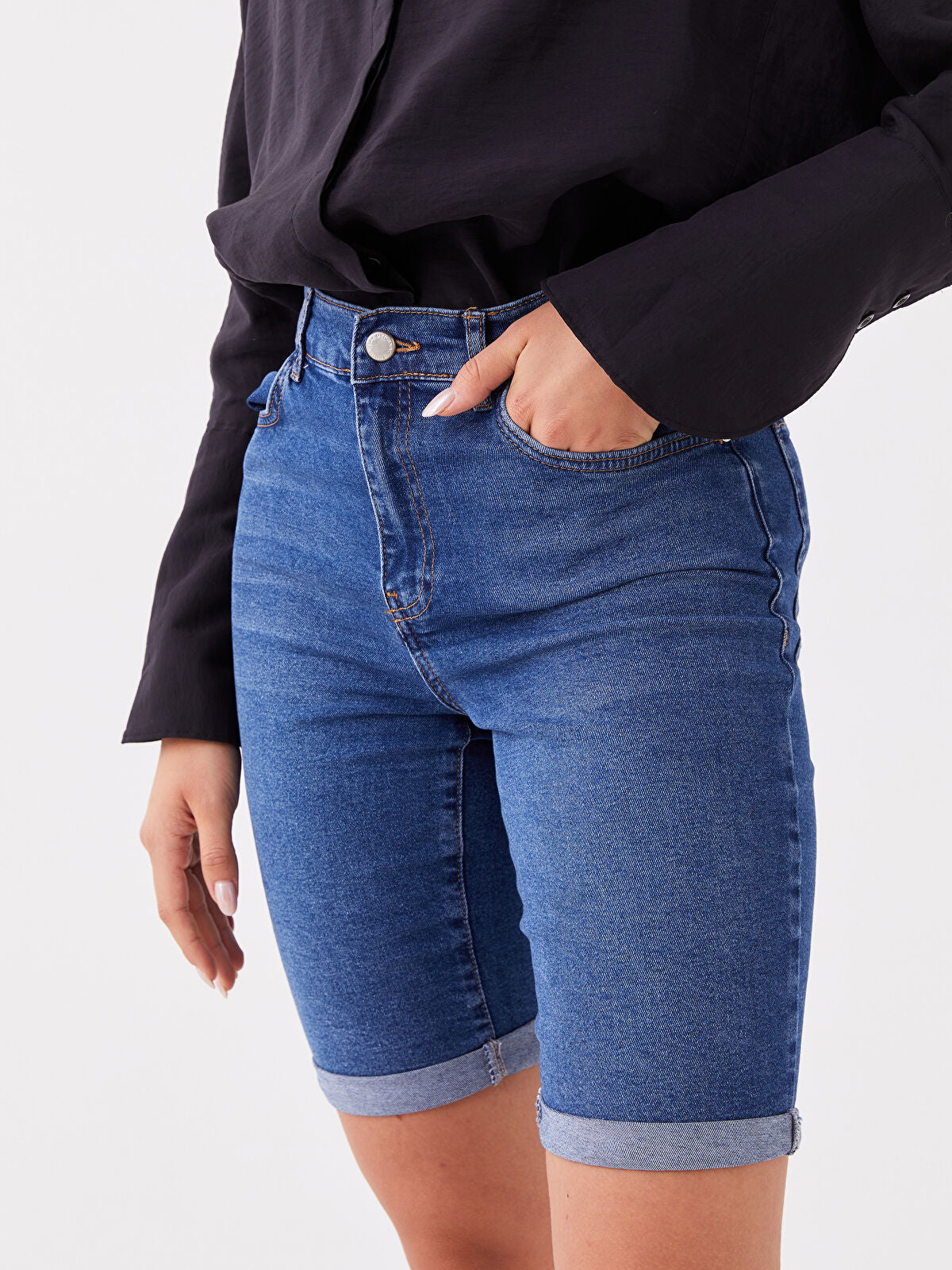 Normal Waist Bermuda Fit Women's Jeans Short