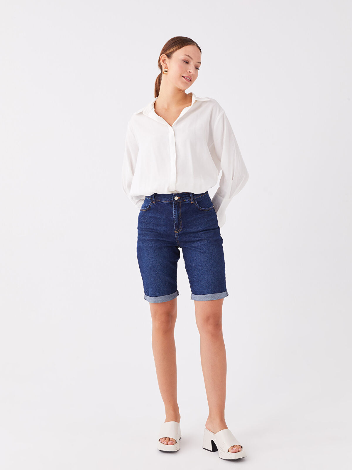 Normal Waist Bermuda Fit Women's Jeans Short
