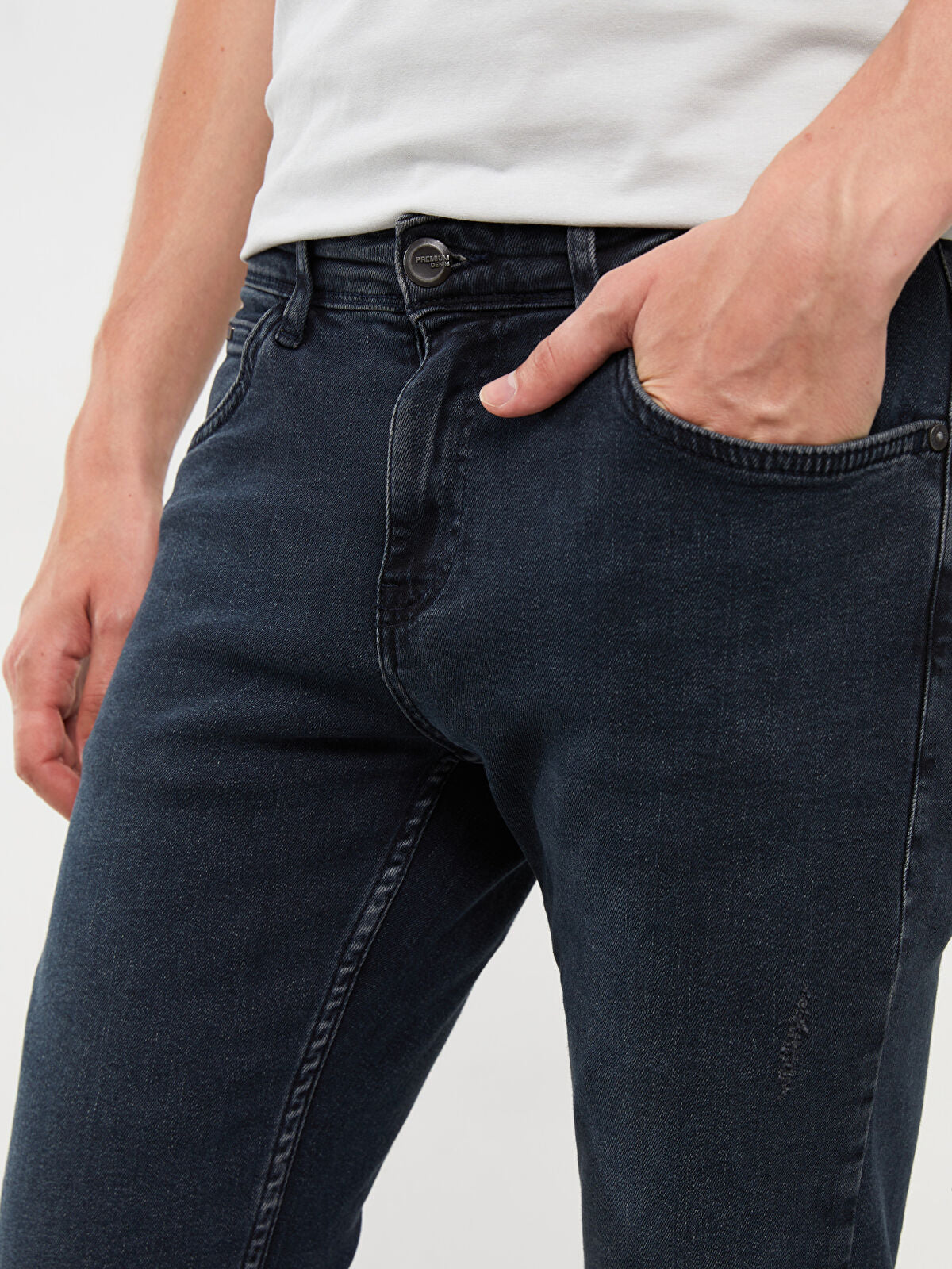 750 Slim Fit Men's Woven Jean Pantalon