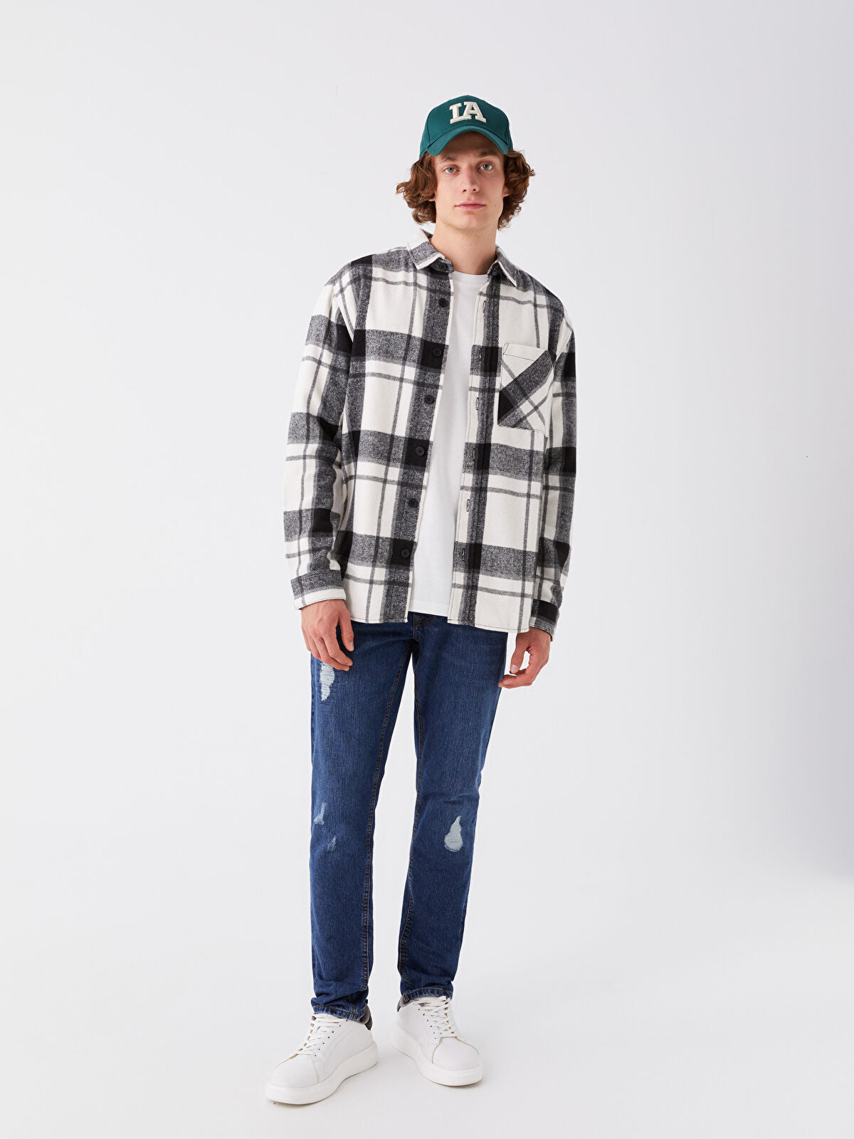 700 Men’s Straight Fit Jeans Pants