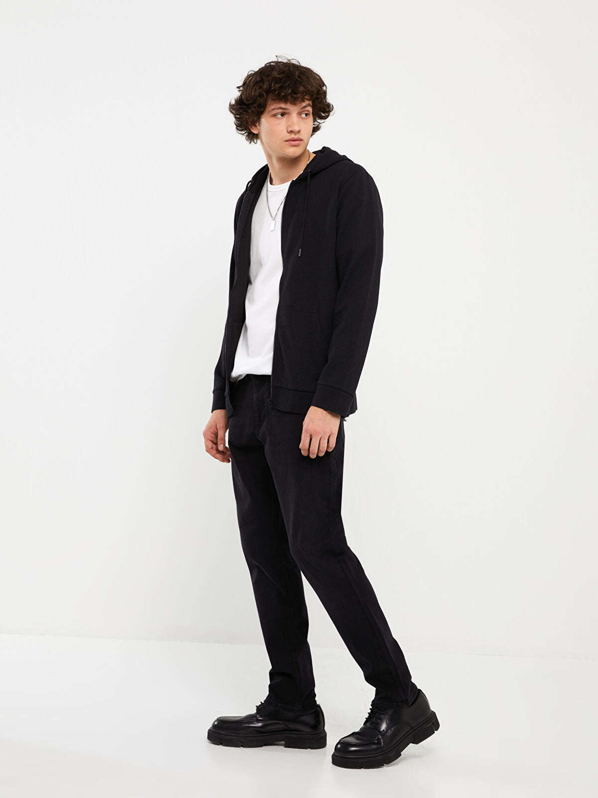 750 Slim Fit Men's Woven Jean Pantalon