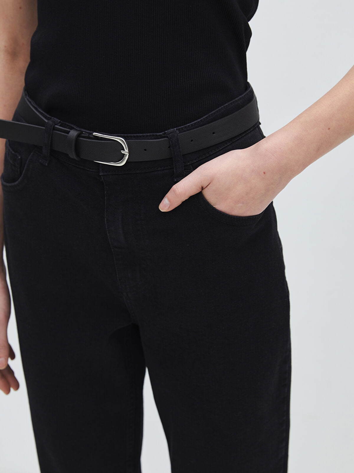 Belted Mom Fit Women's Jeans Pants