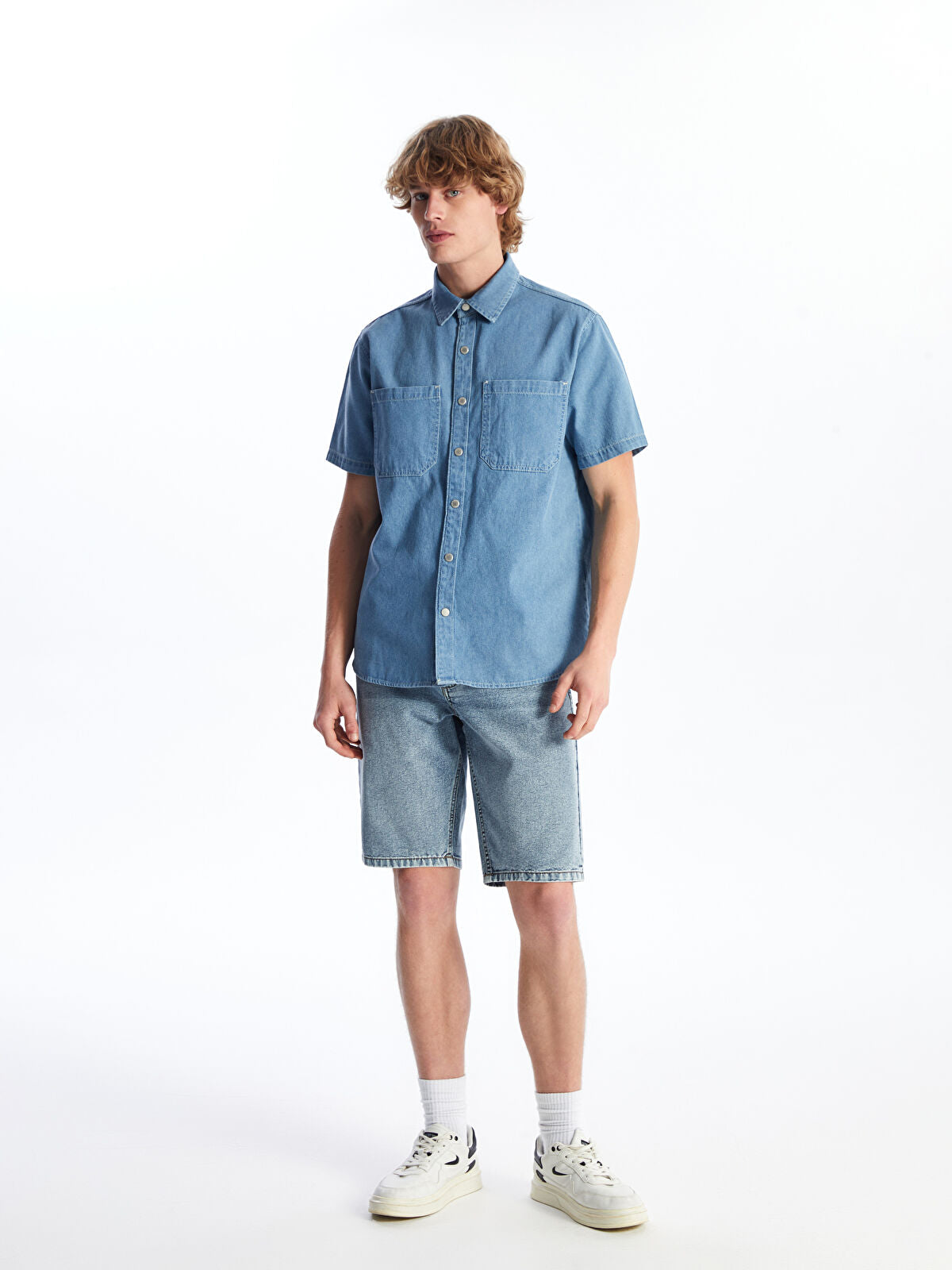 Comfortable Short-Sleeved Men's Jeans T-shirt
