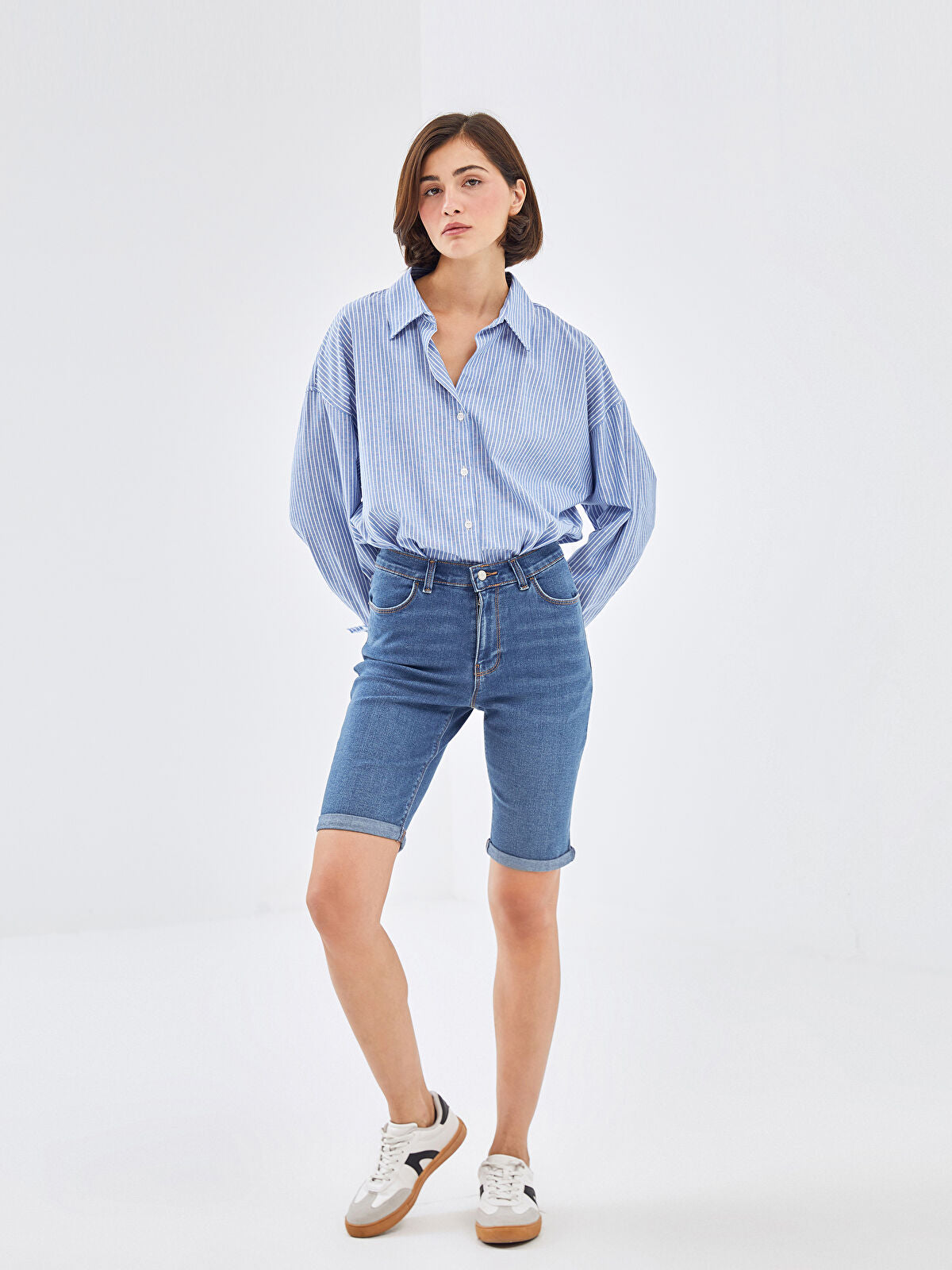 Normal Waist Bermuda Fit Women's Jeans Short
