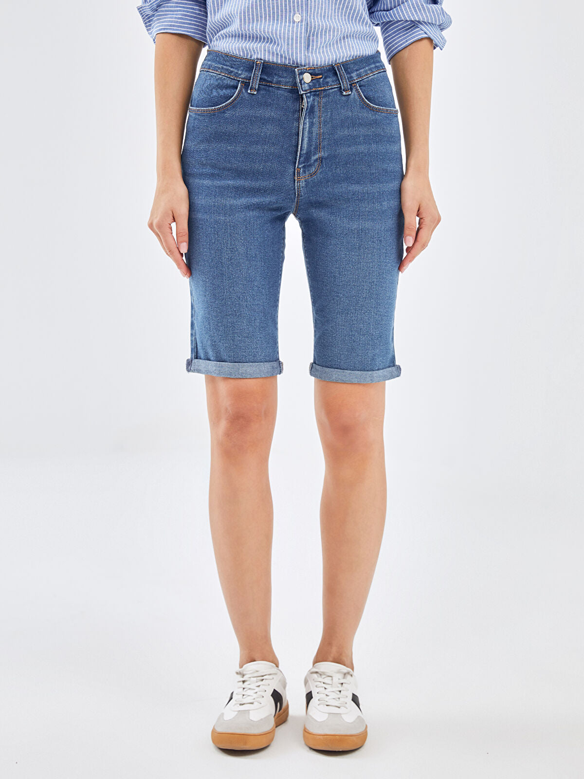 Normal Waist Bermuda Fit Women's Jeans Short