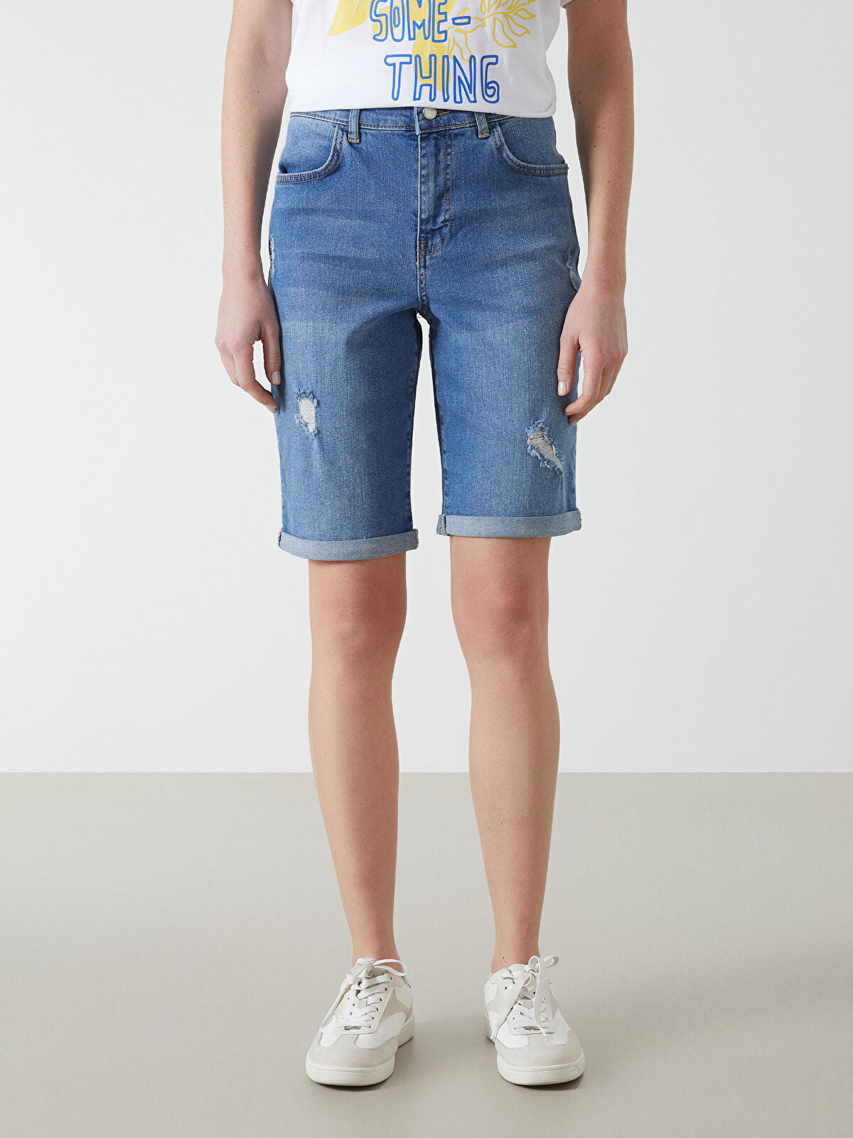 Normal Waist Bermuda Fit Women's Jeans Short